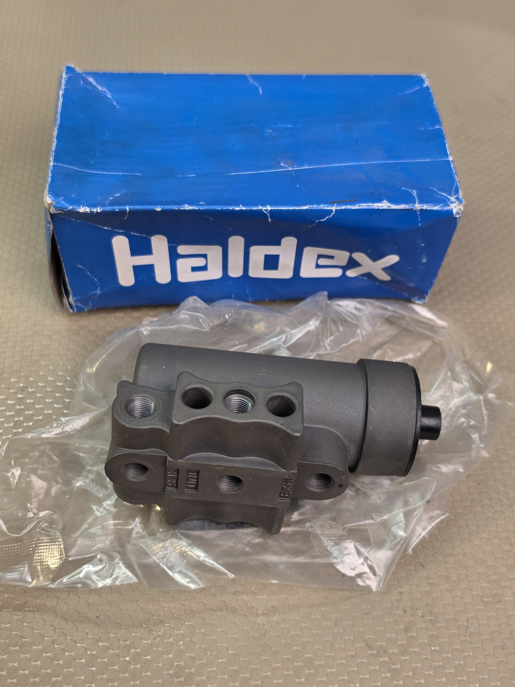 Haldex KN18530 Air Brake Governor Valve Assembly Truck Trailer New
