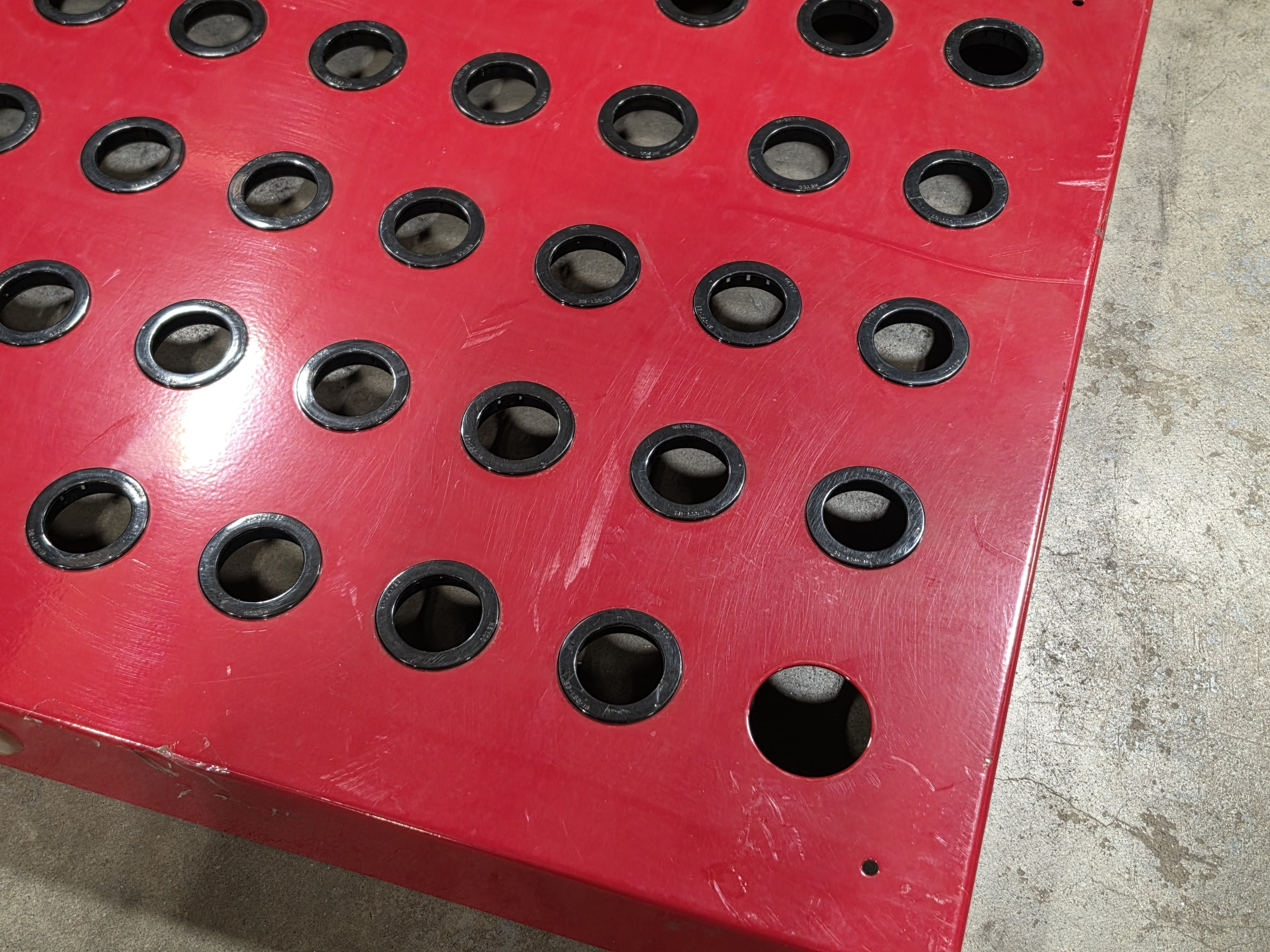 Huot BT30 CNC Tool Holder Storage Tray Bench Rack Small Capacity Red Steel