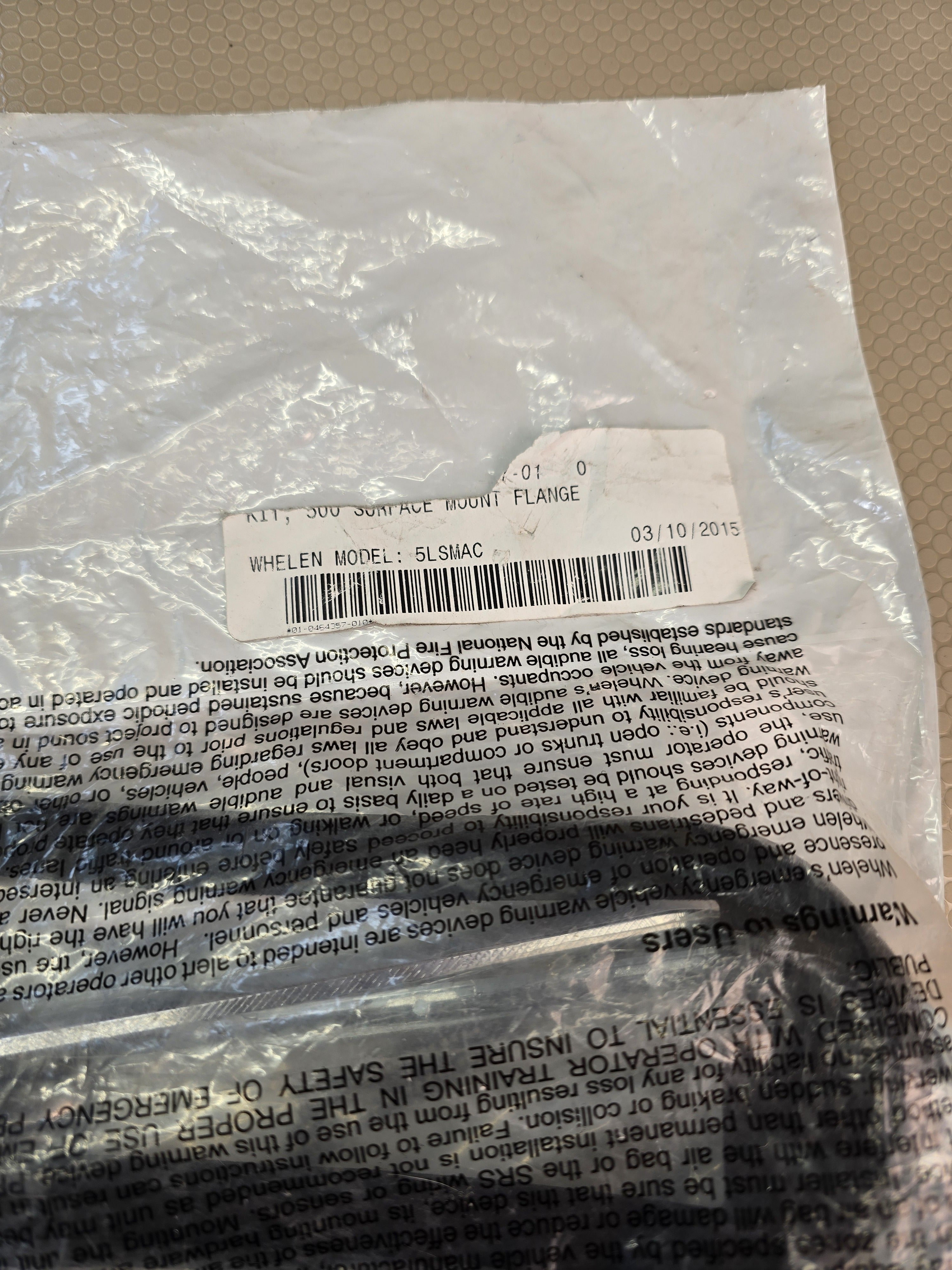 WHELEN 5LSMAC 500 Series Surface Mount Flange Kit New Sealed