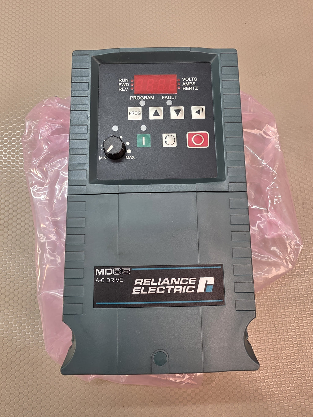 Reliance Electric 6MDDN-4P0102 6MB40002 MD65 VFD 2HP 480V 3PH Series A