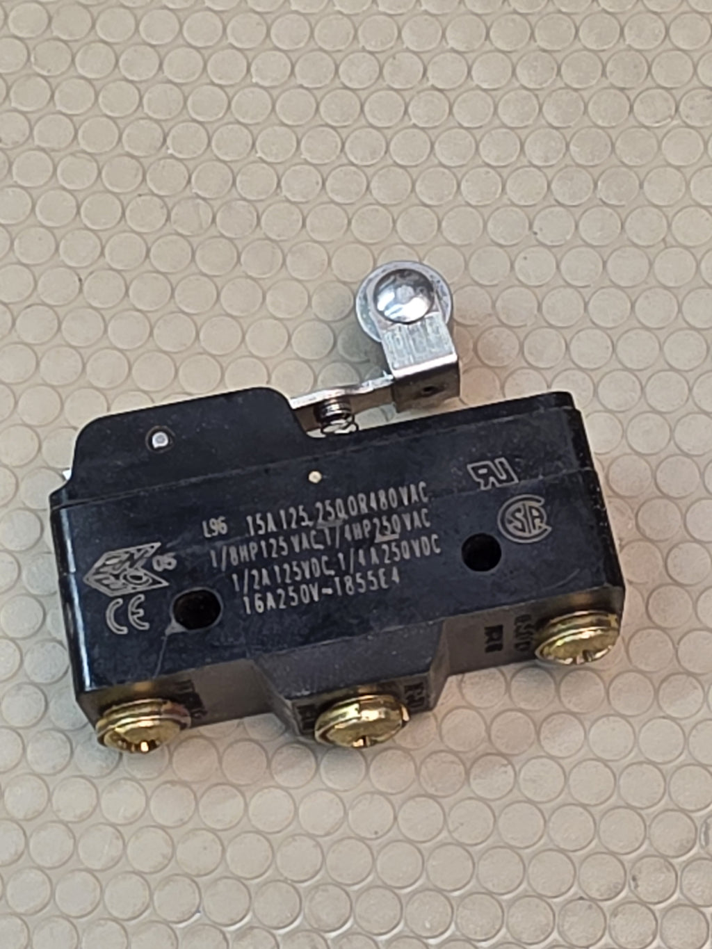 Honeywell BZ-2RW82212-A2 roller lever snap action switch 15A 480VAC