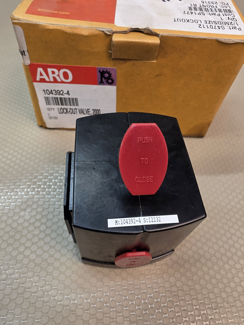 ARO Ingersoll Rand 104392-4 1/2 NPT Air Line Lockout Valve - NEW