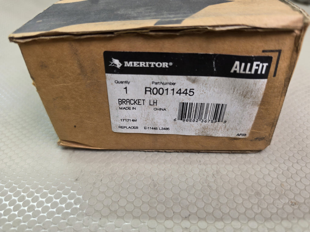 Meritor R0011445 LH Air Brake Camshaft Bracket Kit Replaces E-11445 L3495