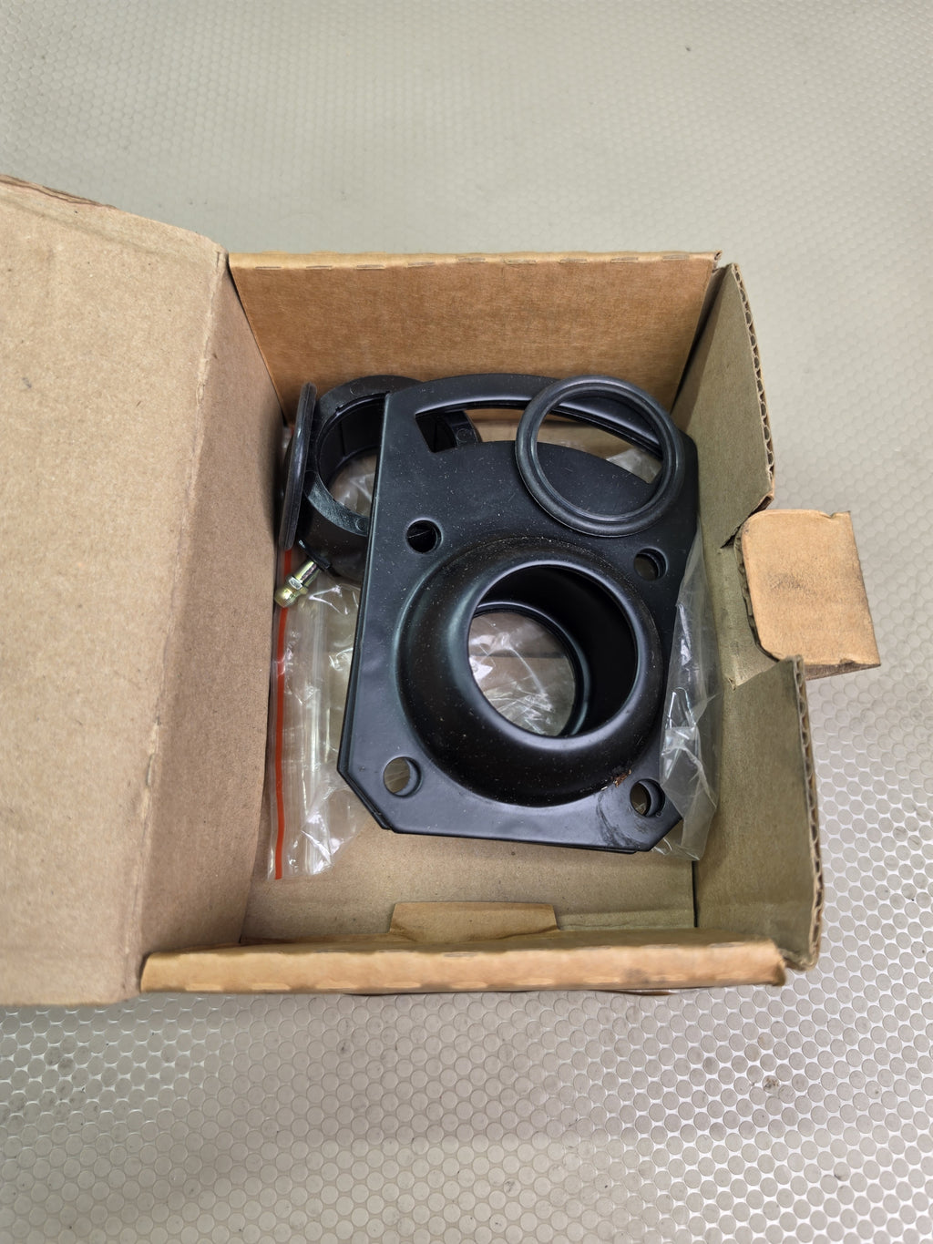 Meritor R0011445 LH Air Brake Camshaft Bracket Kit Replaces E-11445 L3495