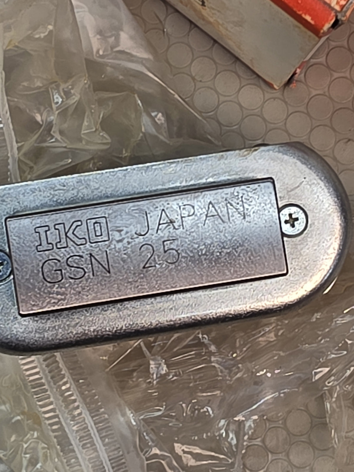 IKO GSN25 [2] Roller Way Linear Slide Needle Bearing Block Japan - Genuine - NEW