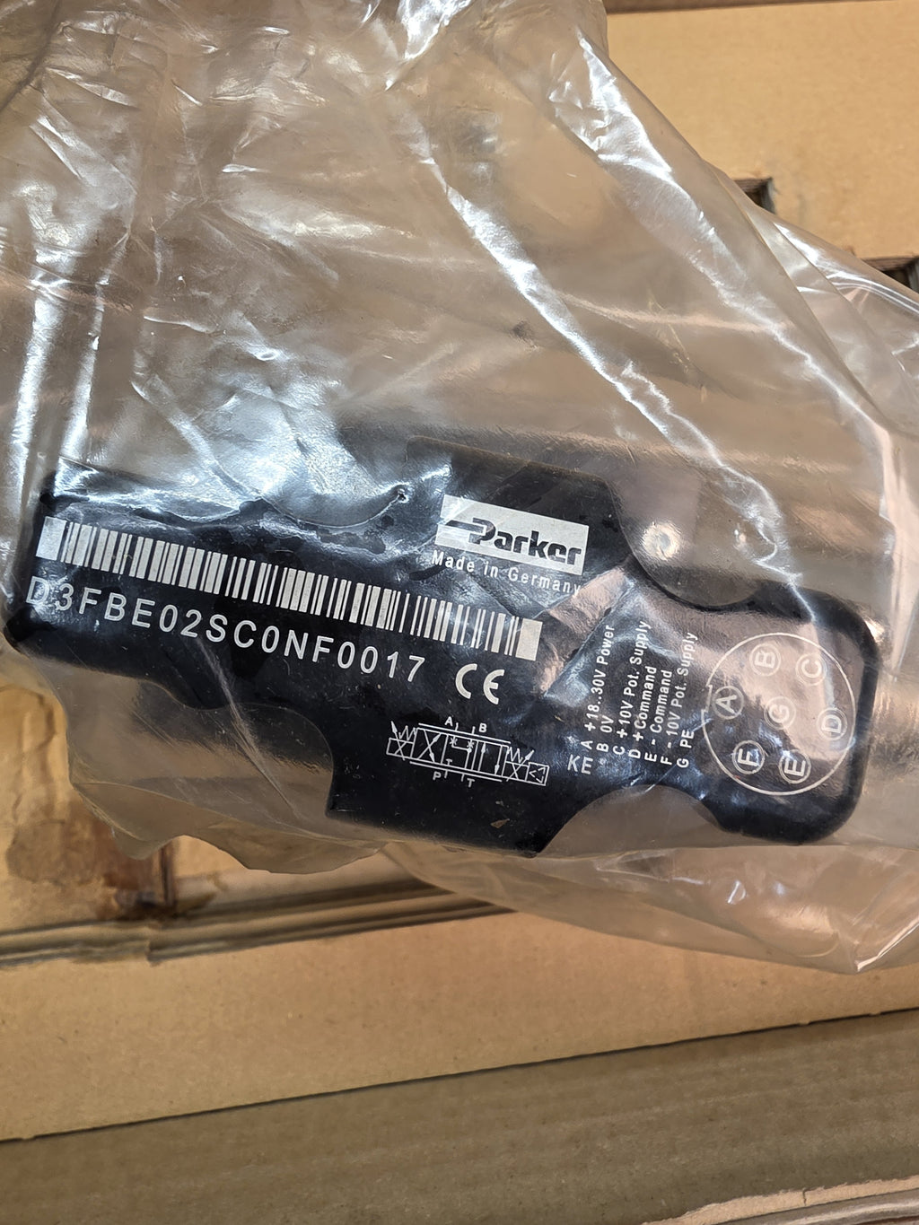 Parker D3FBE02SC0NF00 17 proportional directional valve NG10 D05 60 LPM - NEW