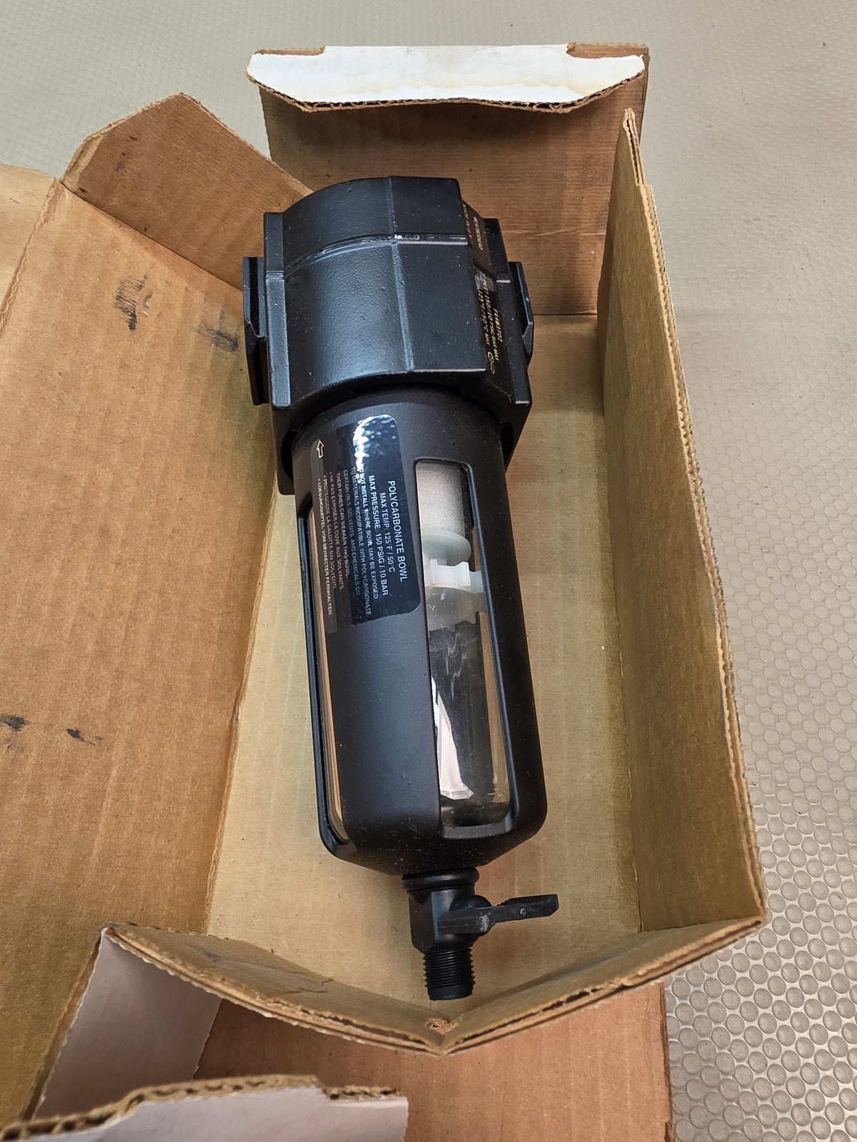 Weatherhead F44M3T02 1/2 in air line filter poly bowl metal guard 150 PSI - NEW