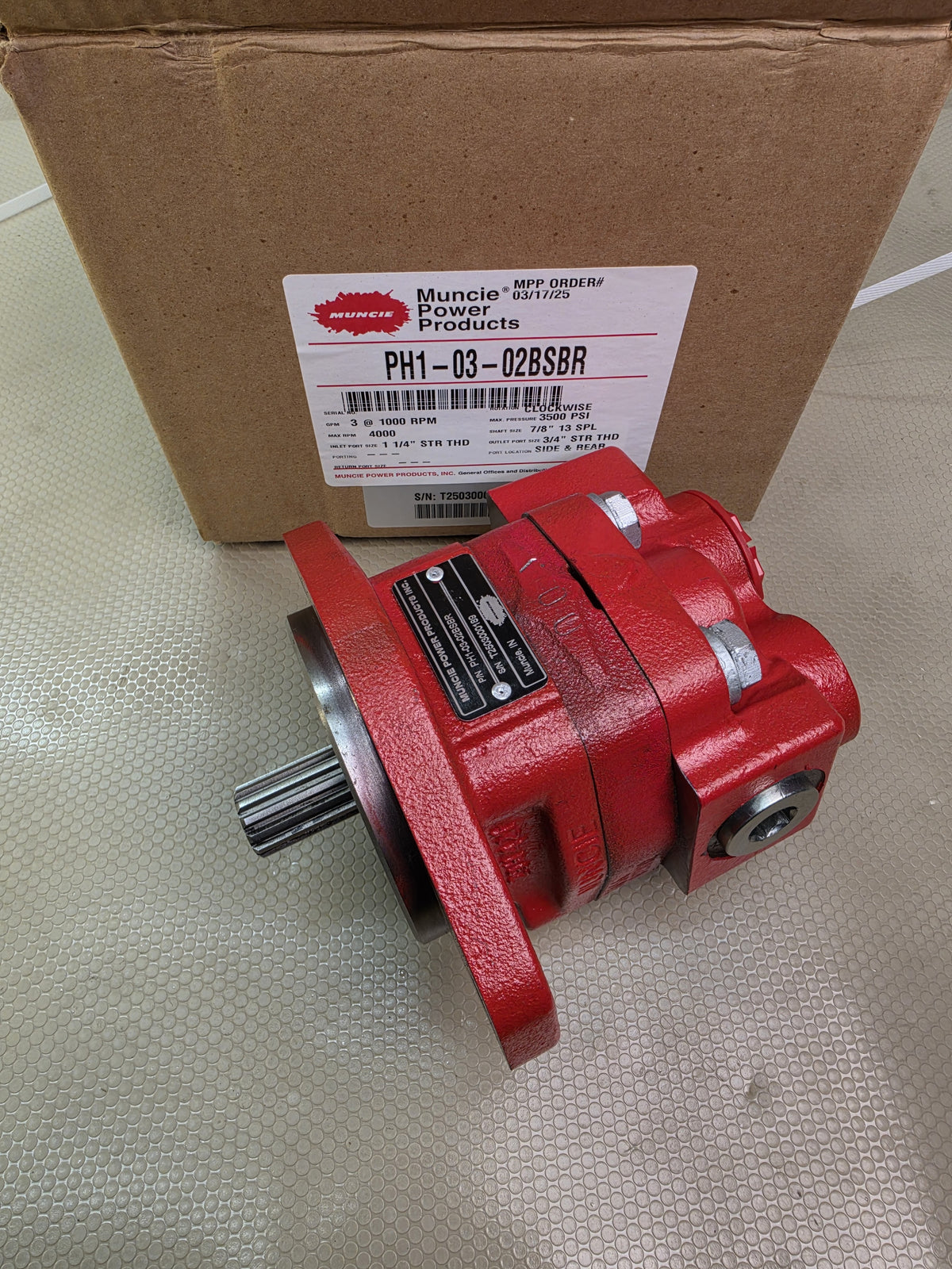 Muncie PH1-03-02BSBR Hydraulic Gear Pump 3 GPM 3500 PSI 7/8 13T - NEW