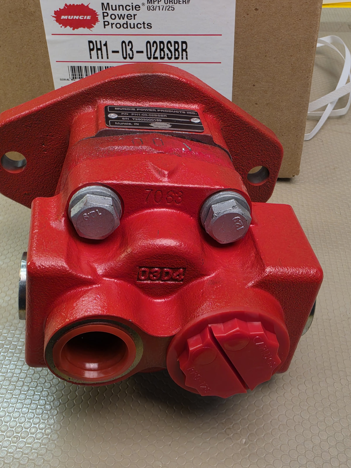 Muncie PH1-03-02BSBR Hydraulic Gear Pump 3 GPM 3500 PSI 7/8 13T - NEW