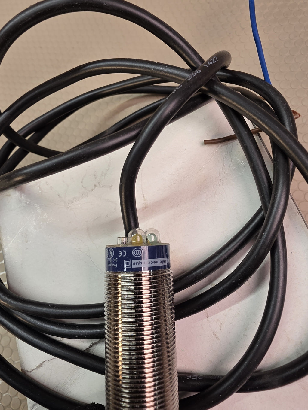 Telemecanique XS1M18MA250 Inductive Proximity Sensor M18 5mm 24-240V Cable