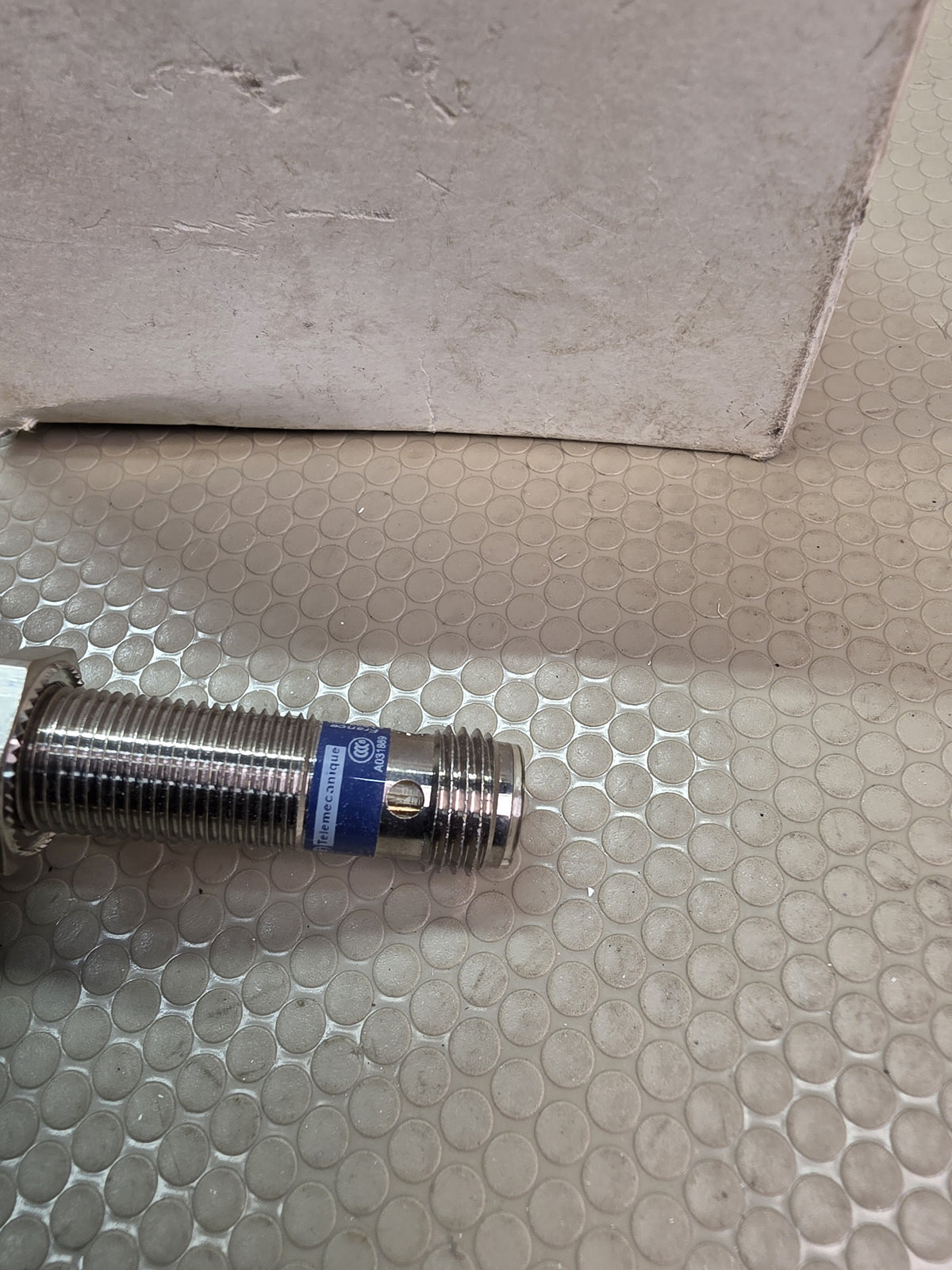Telemecanique XS2M12MA230K M12 Inductive Proximity Sensor 4mm 24-240V