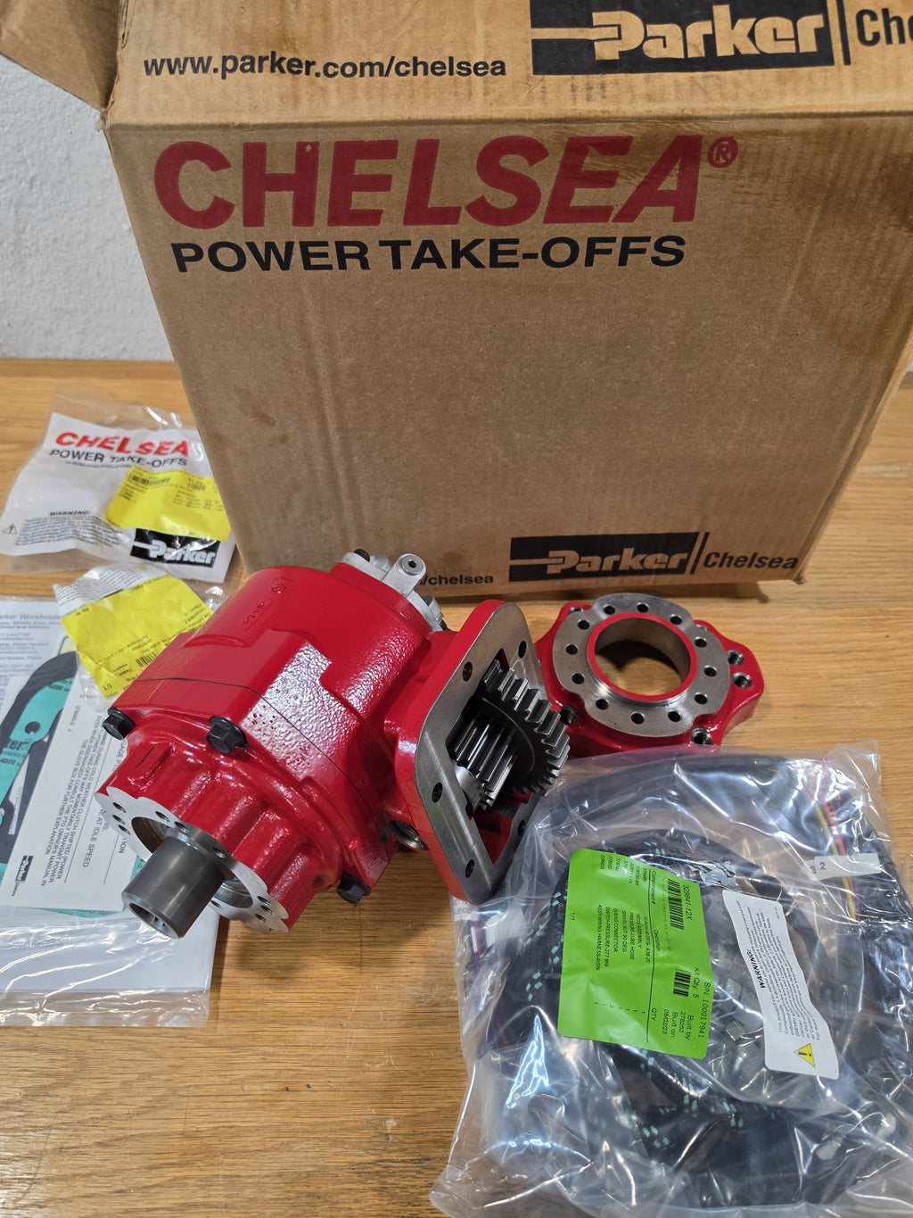 Parker Chelsea 272 272RBKUP-B3RK 6-Bolt PTO Power Take-Off Power Shift - NEW