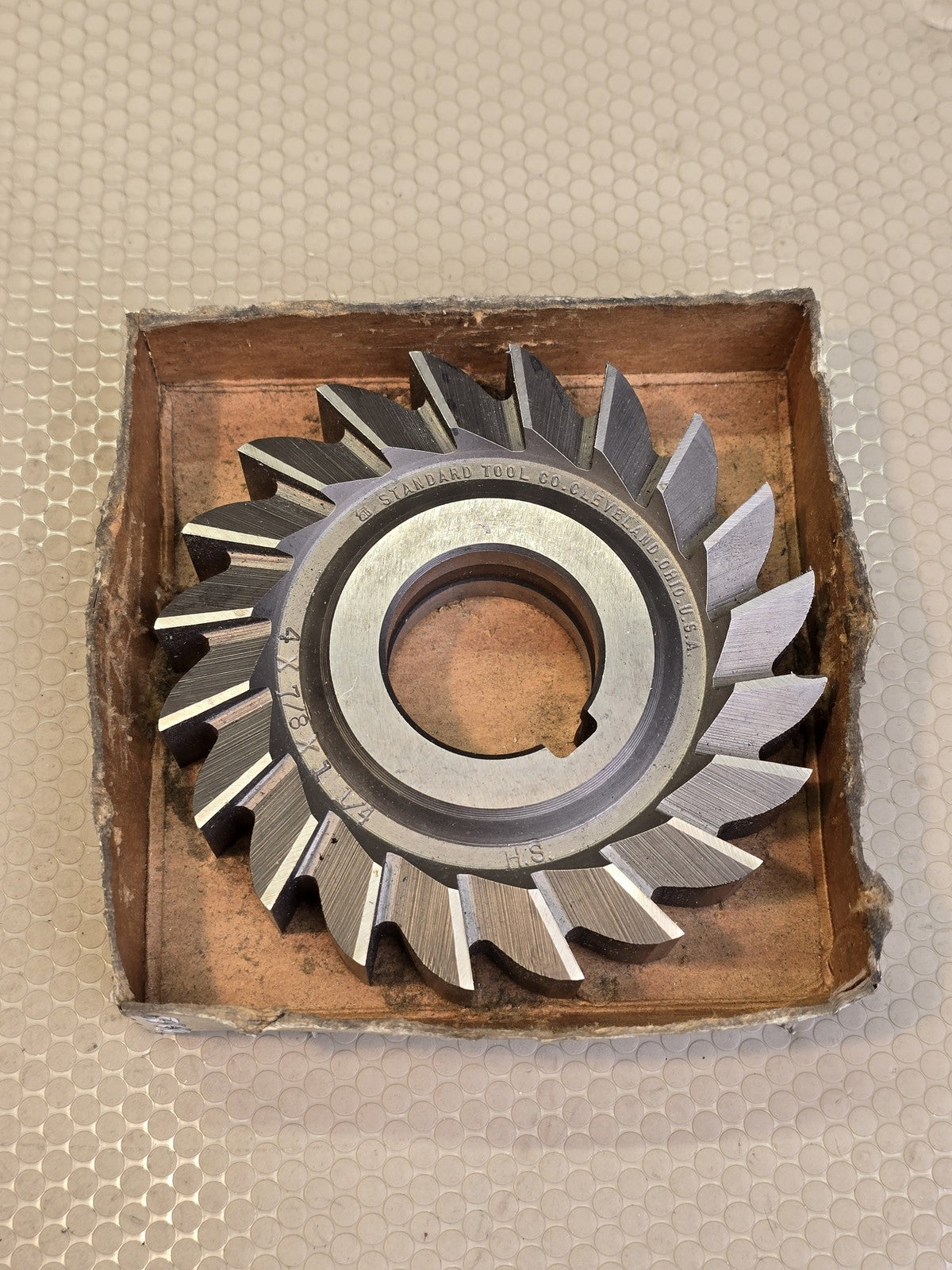 Standard Tool Co. 4" x 7/8" x 1-1/4" HSS Staggered Tooth Side Milling Cutter