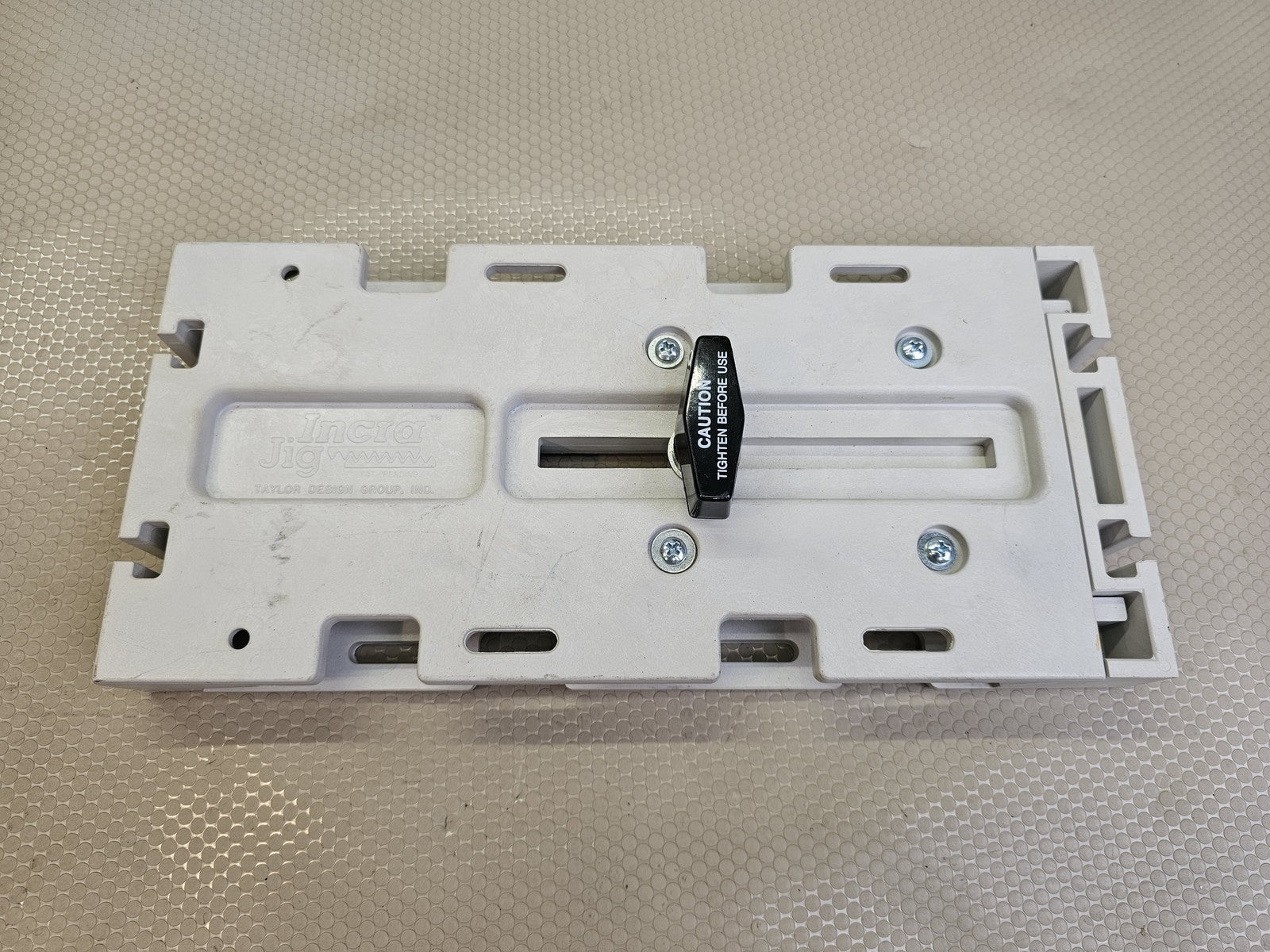 The Original INCRA Jig IJ32 Woodworking Router Guide