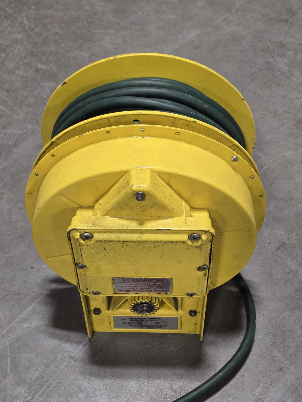 Aero-Motive V31017 8000 Electric Cable Reel 5A 250V Type 1 Enclosure + Wire