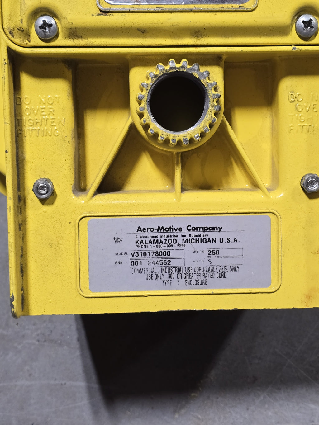 Aero-Motive V31017 8000 Electric Cable Reel 5A 250V Type 1 Enclosure + Wire