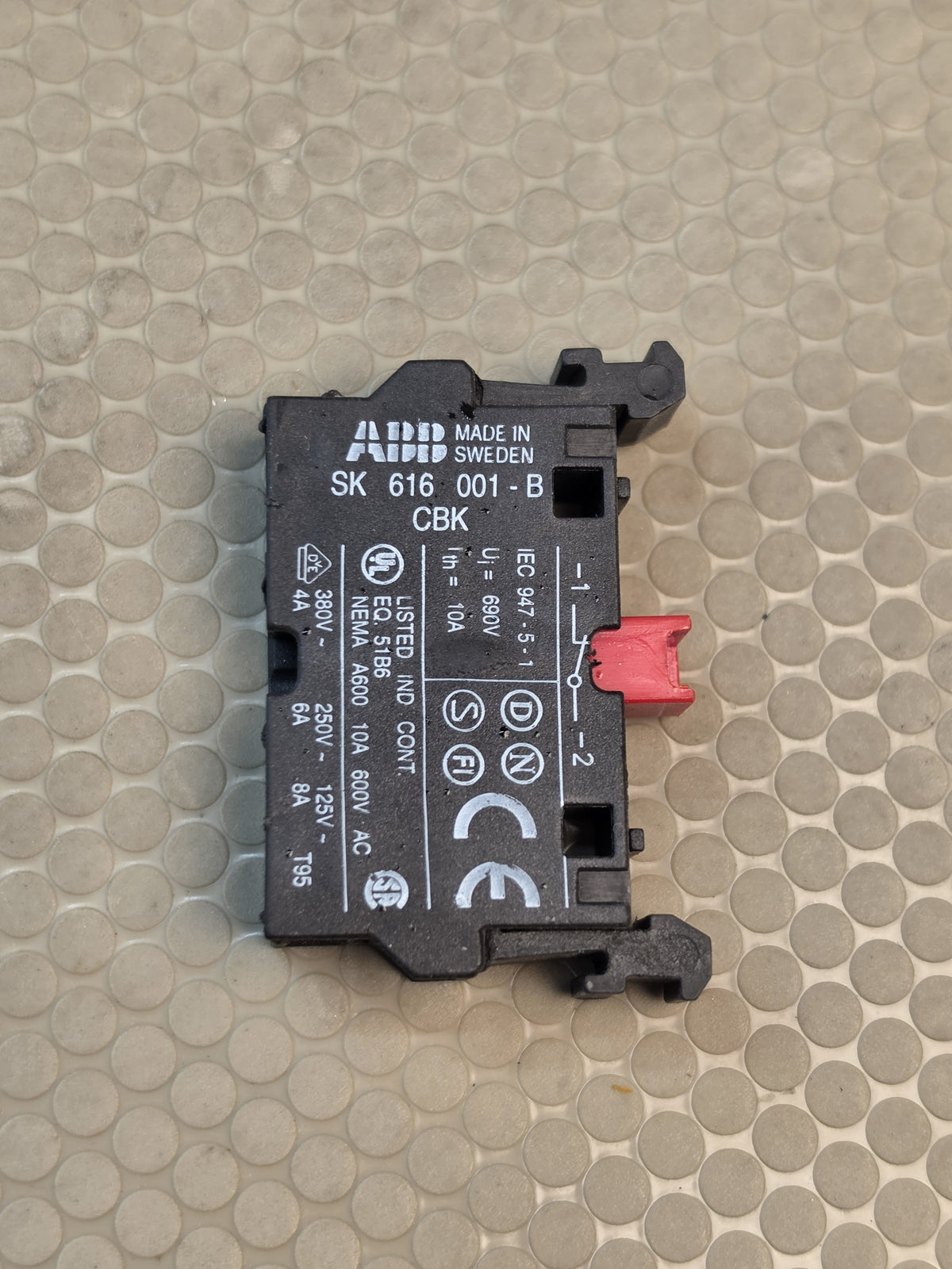 ABB SK 616 001-B Auxiliary Contact Block 10A 680V NEMA A600 CBK NEW