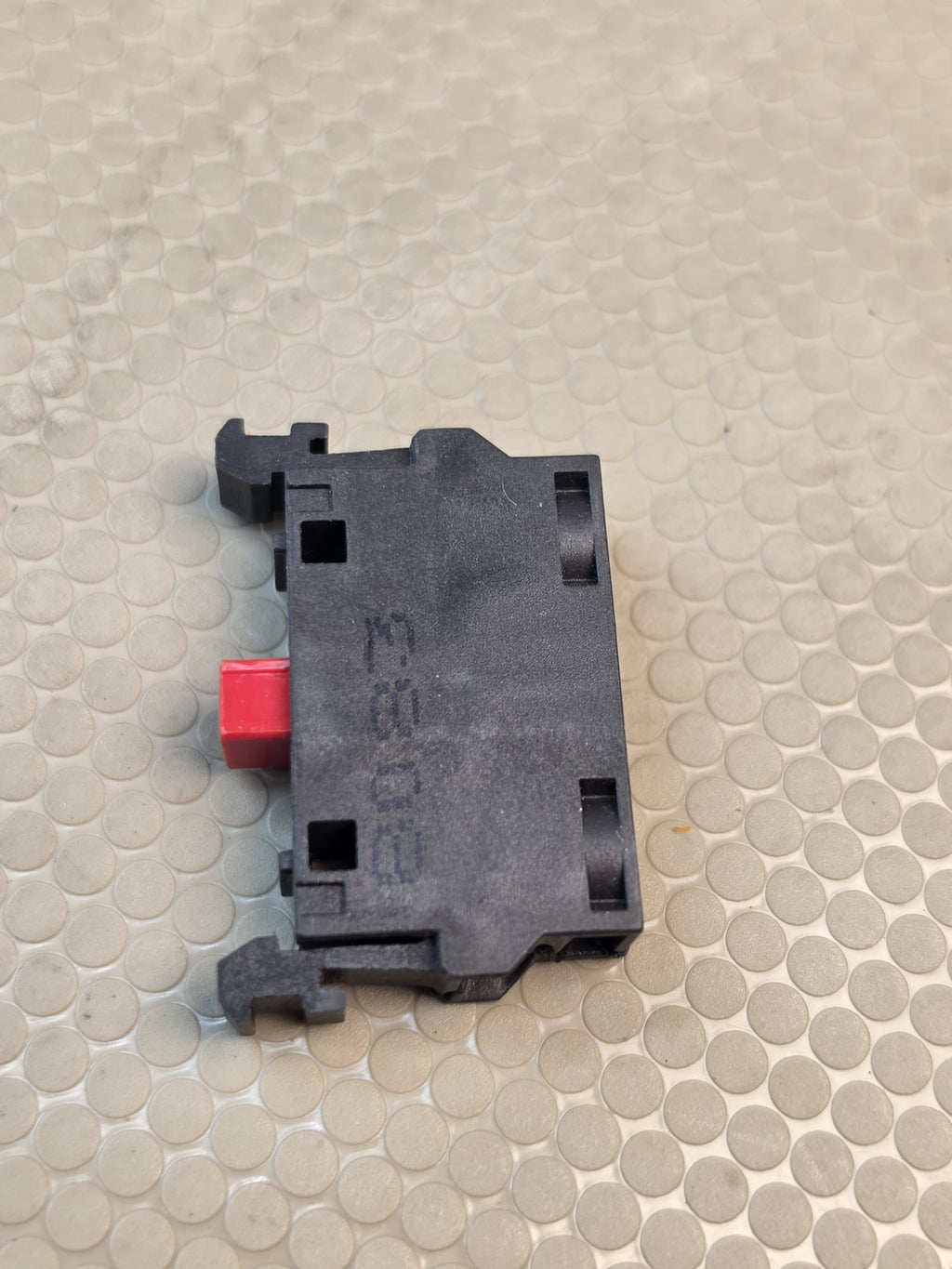 ABB SK 616 001-B Auxiliary Contact Block 10A 680V NEMA A600 CBK NEW