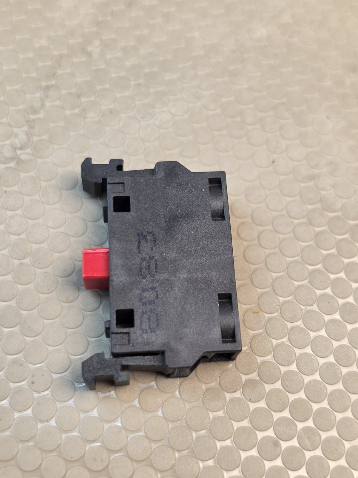 ABB SK 616 001-B Auxiliary Contact Block 10A 680V NEMA A600 CBK NEW