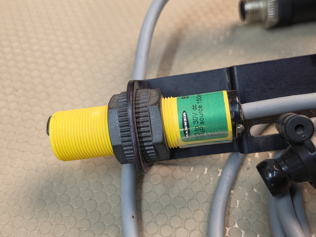 Banner S18SP6FF50-66373 S18 Photoelectric Sensor 50mm PNP 10-30VDC M12 Cable