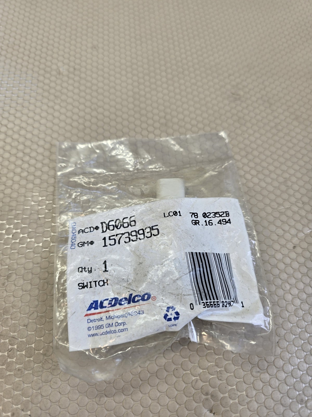 ACDelco GM OEM D6066 GM 15739935 Door Jamb Switch OE New