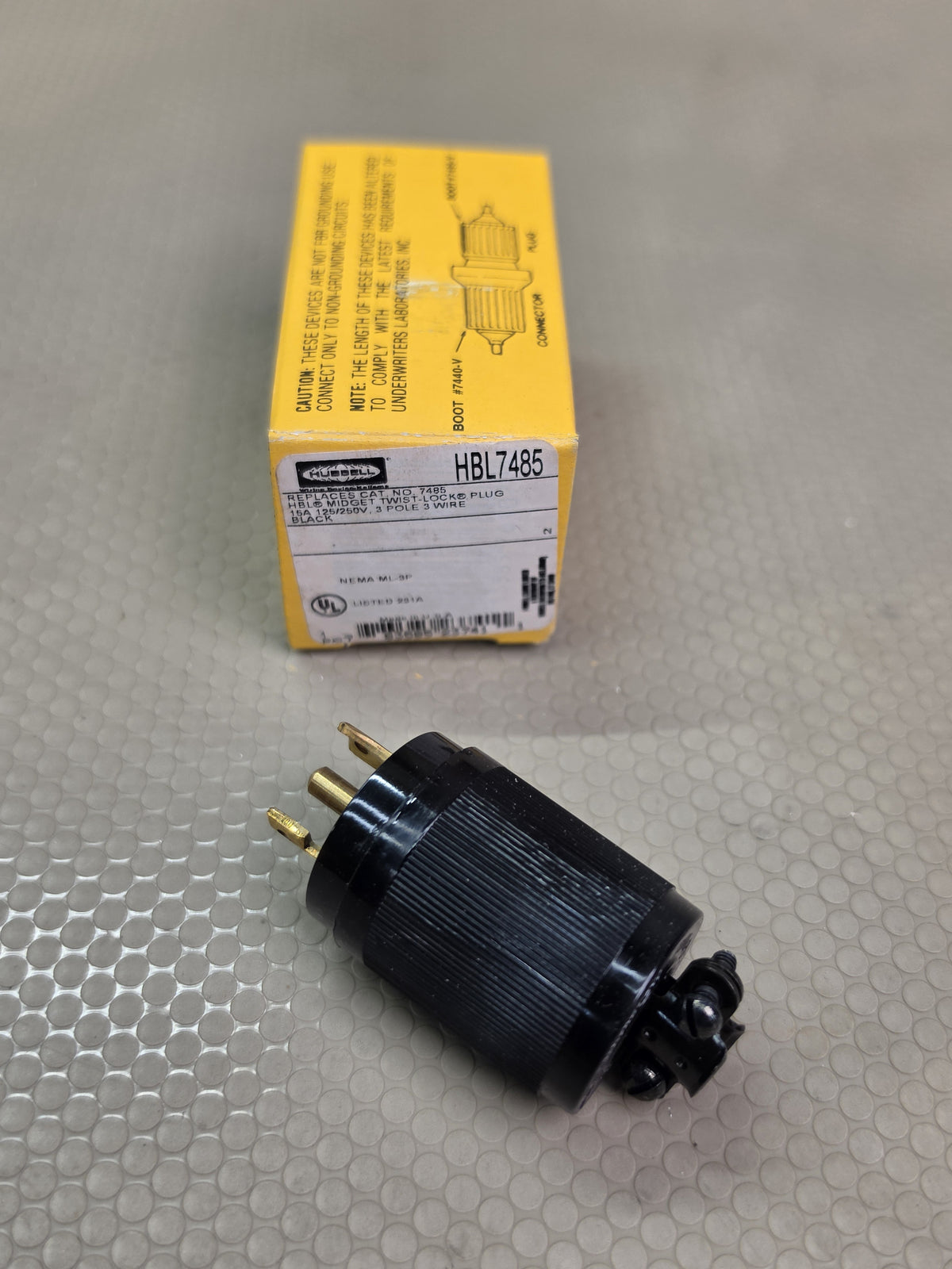 Hubbell HBL7485 Midget Twist-Lock Plug 15A 125/250V 3P 3W ML-3P - NEW