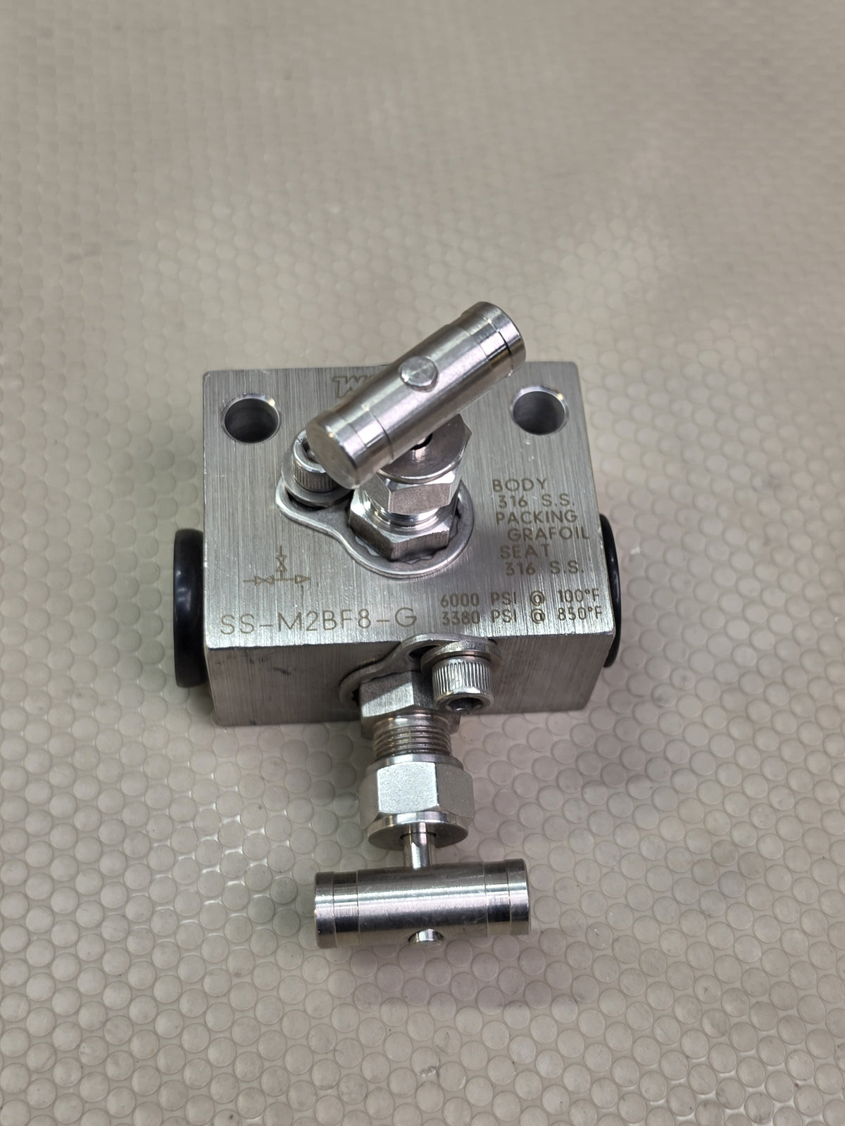 Whitey SS-M2BF8-G 316 SS Instrument Manifold Valve 6000 PSI Grafoil