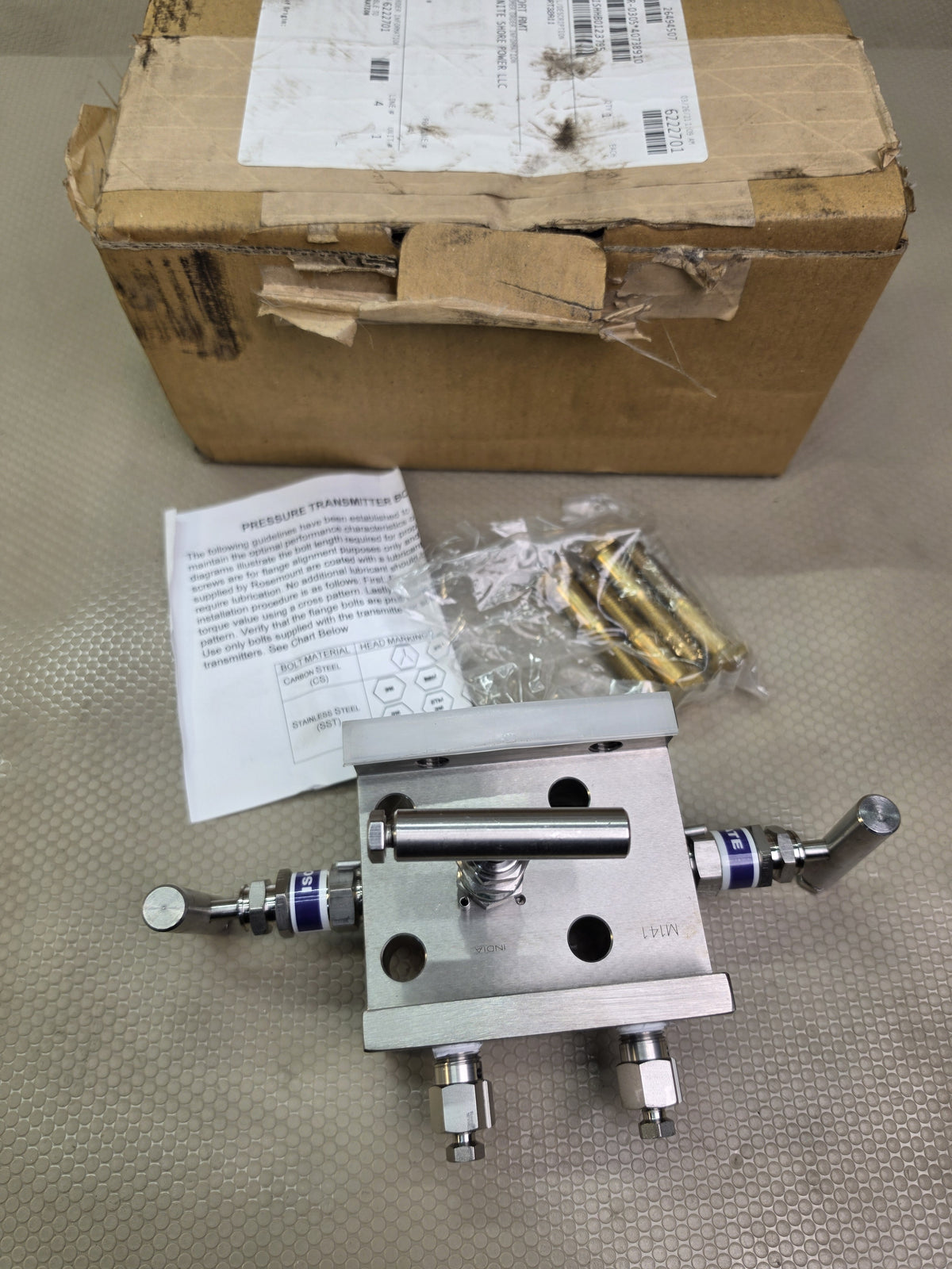 Rosemount 0305RT32A11 3-Valve Transmitter Manifold 316 SST NEW