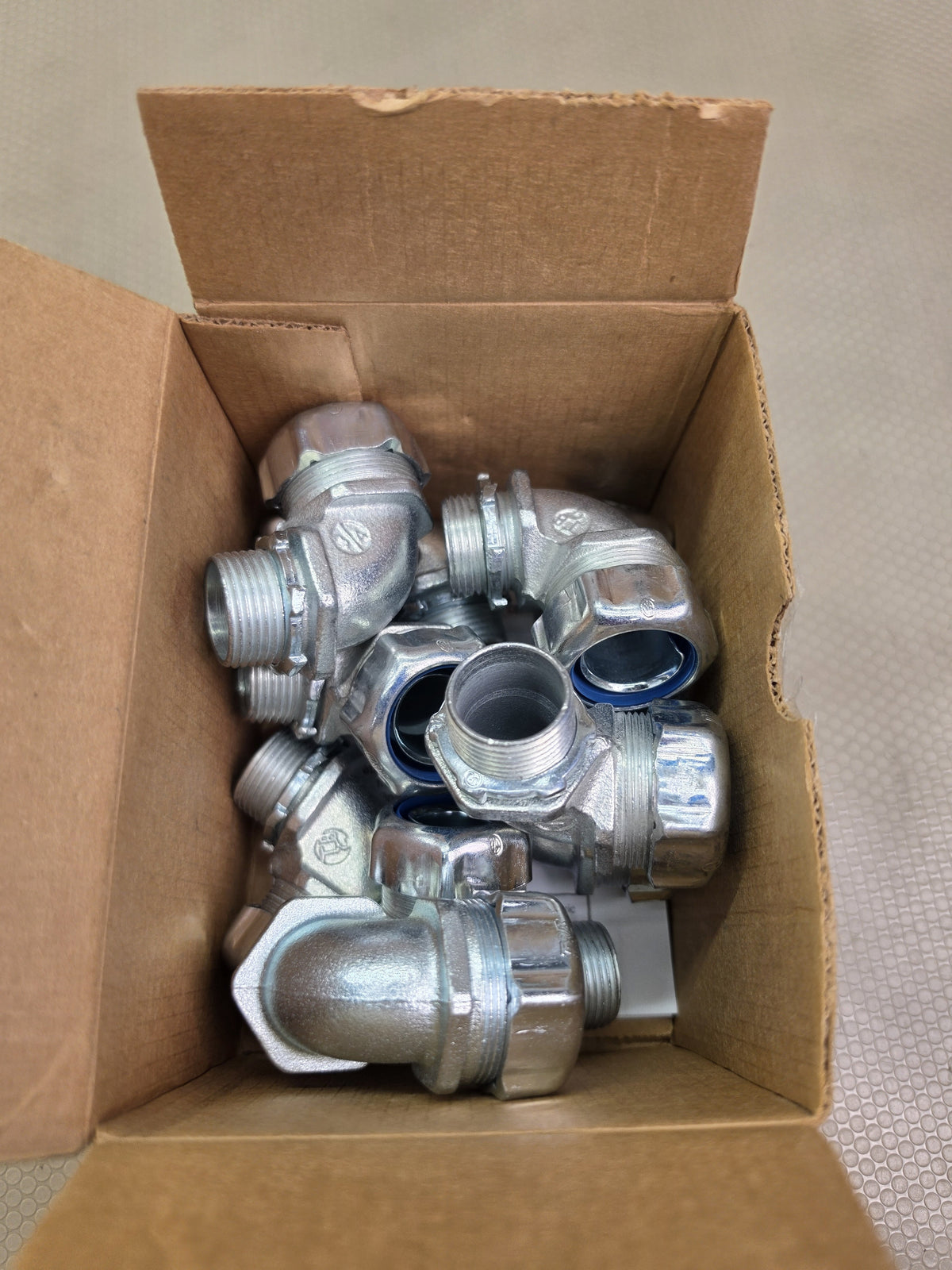 Thomas & Betts 5253 3/4" 90° Liquidtight Conduit Connector Qty 10