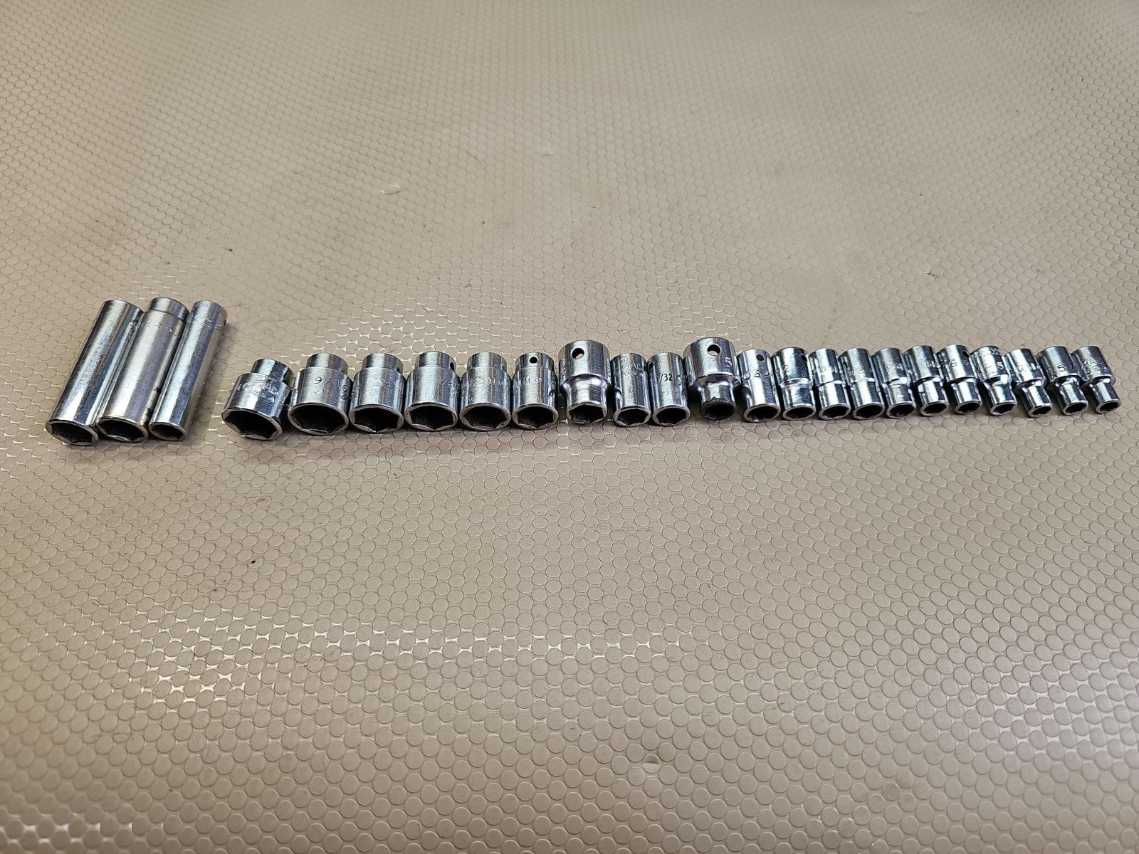 Mac Tools 24pc MD6 Mixed Socket Set 1/4" Sae & Metric Chrome Sockets