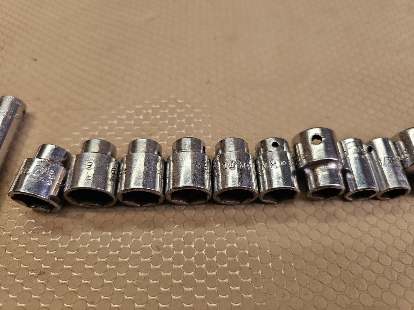 Mac Tools 24pc MD6 Mixed Socket Set 1/4" Sae & Metric Chrome Sockets