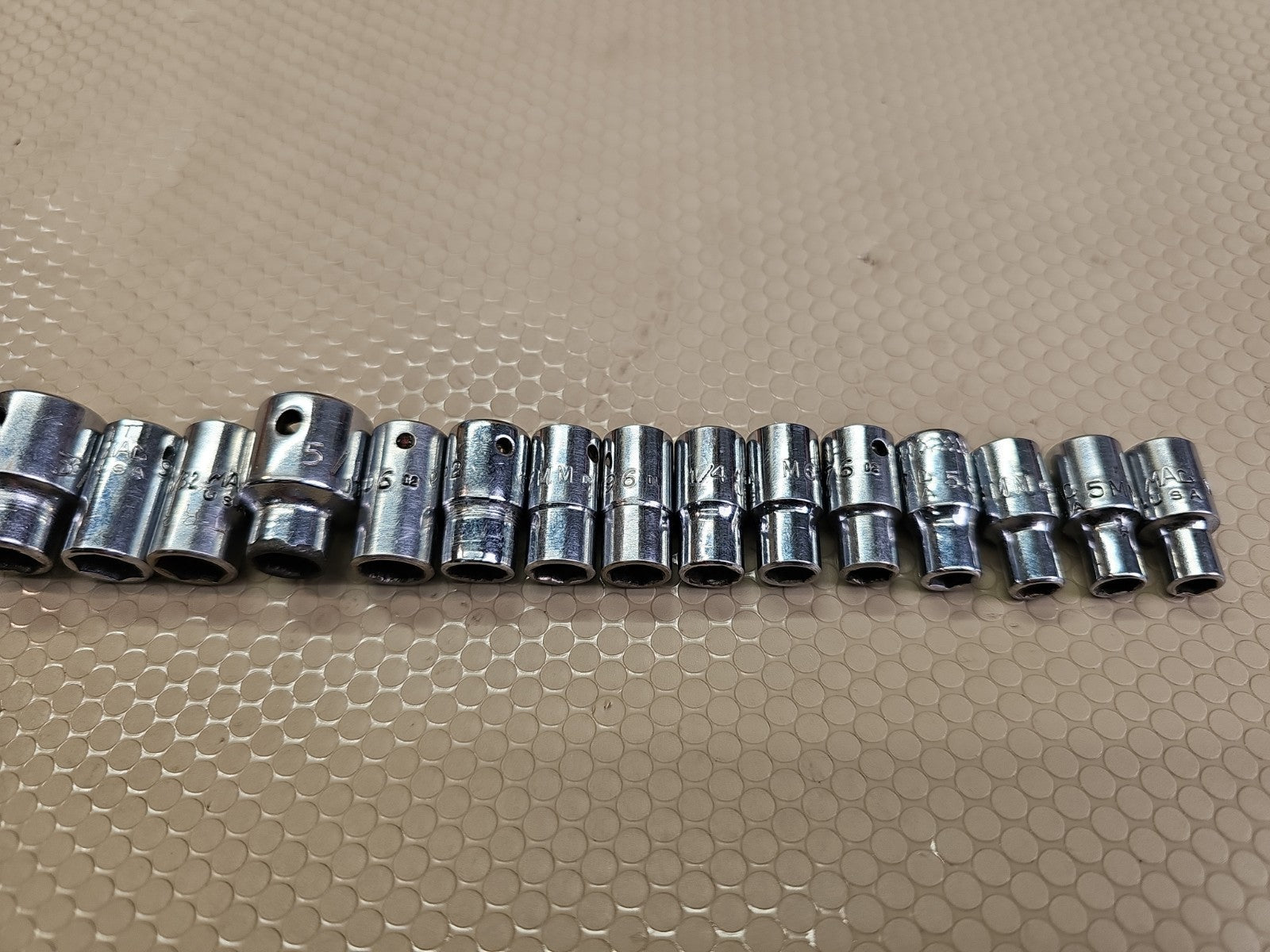Mac Tools 24pc MD6 Mixed Socket Set 1/4" Sae & Metric Chrome Sockets