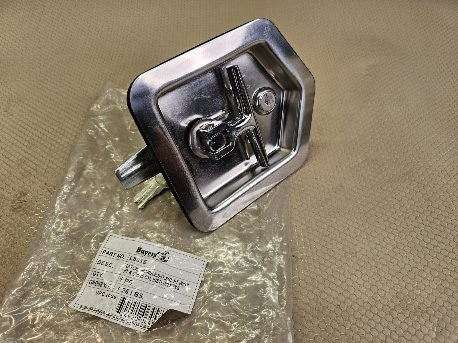 Buyers L8815 Flush Mount Stainless Steel Single Point T-Handle Latch Keyed C-154