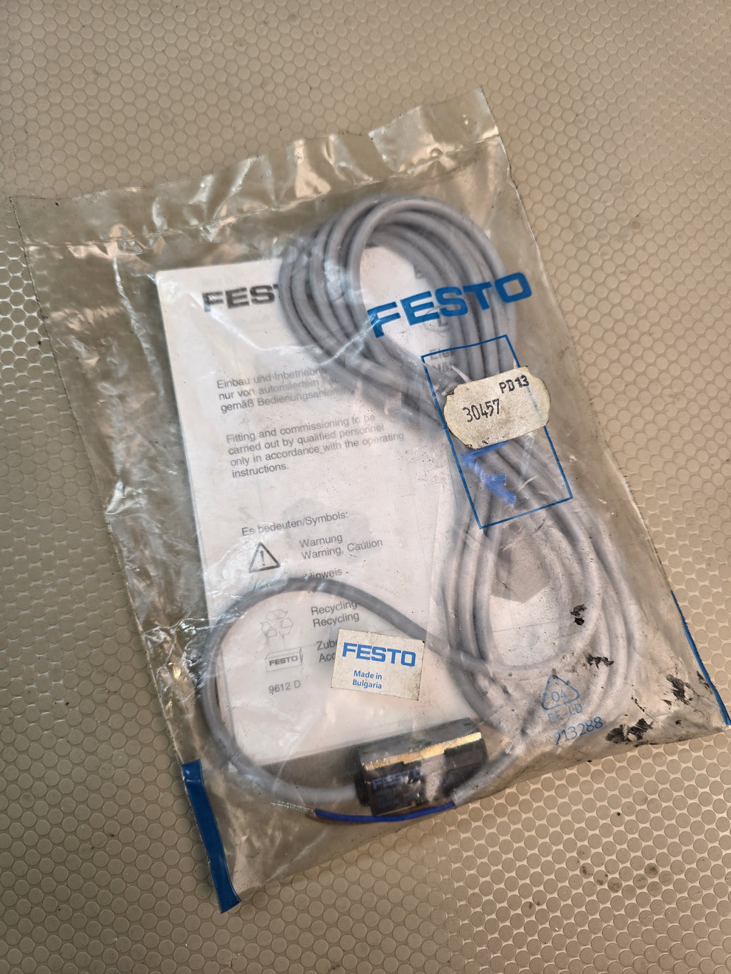 FESTO SME-0-1-B 30457 Proximity Switch Sensor 230V AC 200V DC