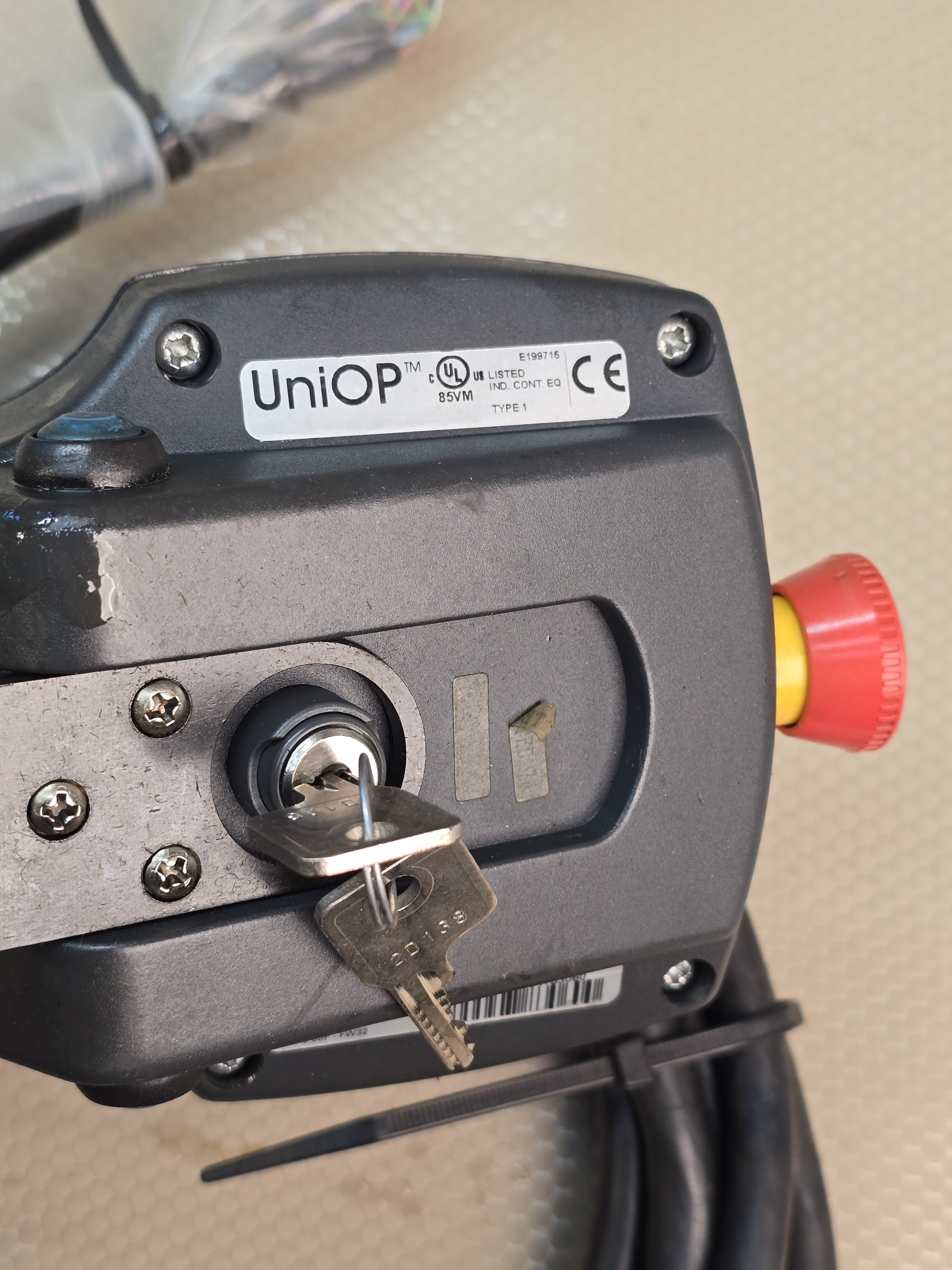 UniOP 6ZA1007-7EM11 ePALM10 Handheld Control Pendant 24VDC E-Stop Key Switch