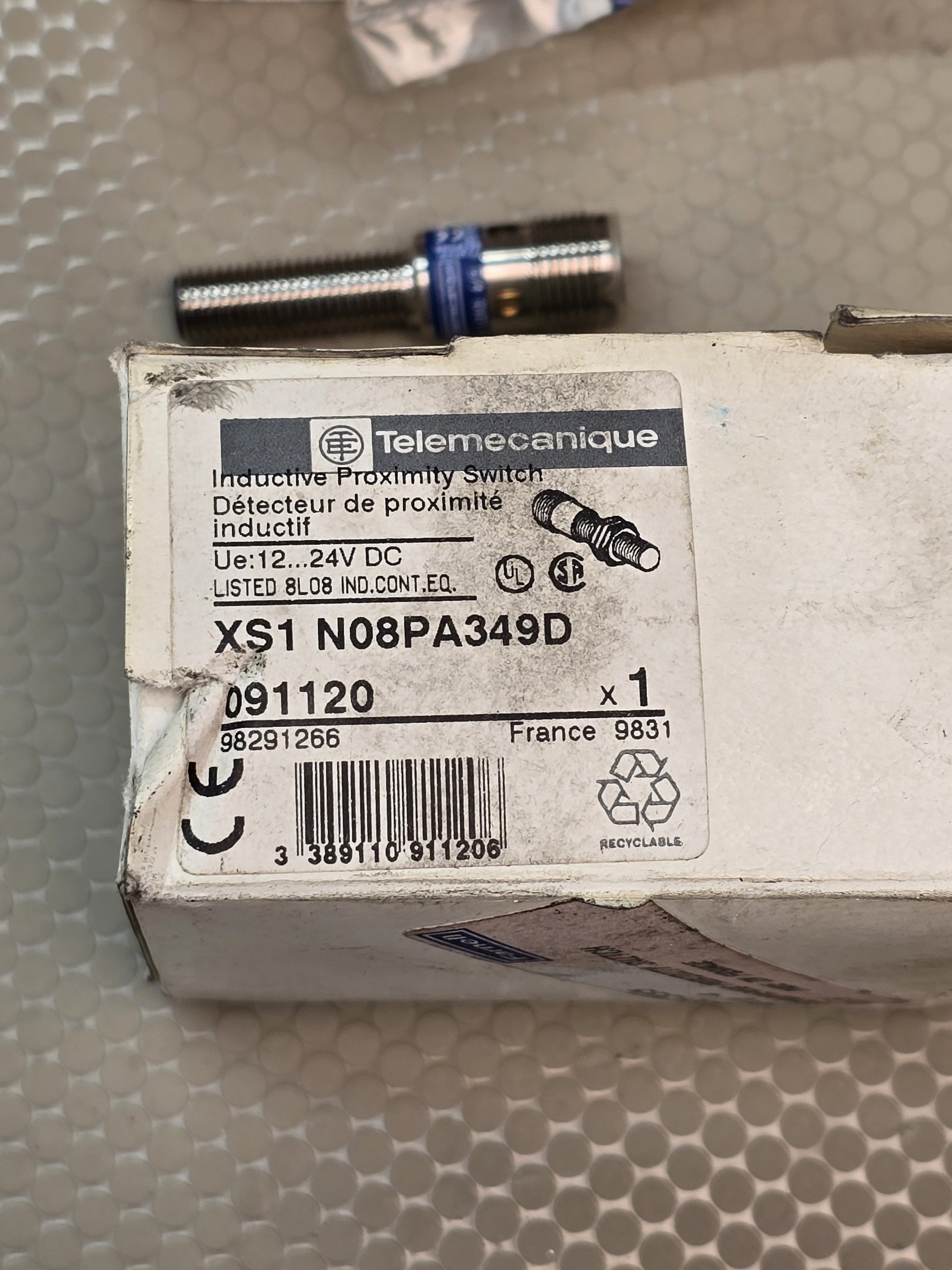 Telemecanique XS1 N08PA349D Inductive Proximity Switch 12-24V DC