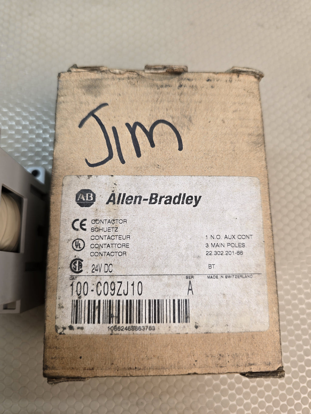 Allen-Bradley 100-C09ZJ10 Contactor 24V DC 3 Main Poles 1 N.O. Aux Cont