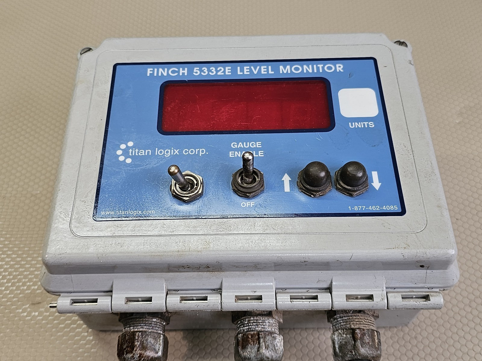 Titan Logix Corp. FINCH 5332E Level Monitor Digital Display