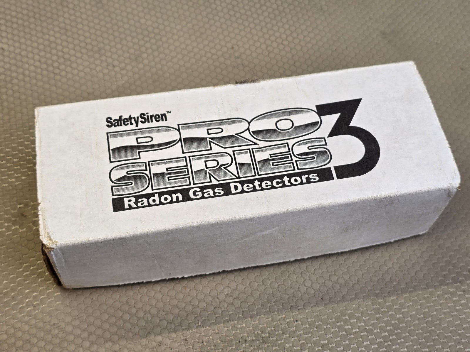 SafetySiren HS71512 Pro Series 3 Digital Radon Gas Detector Monitor w/ AC Adapte