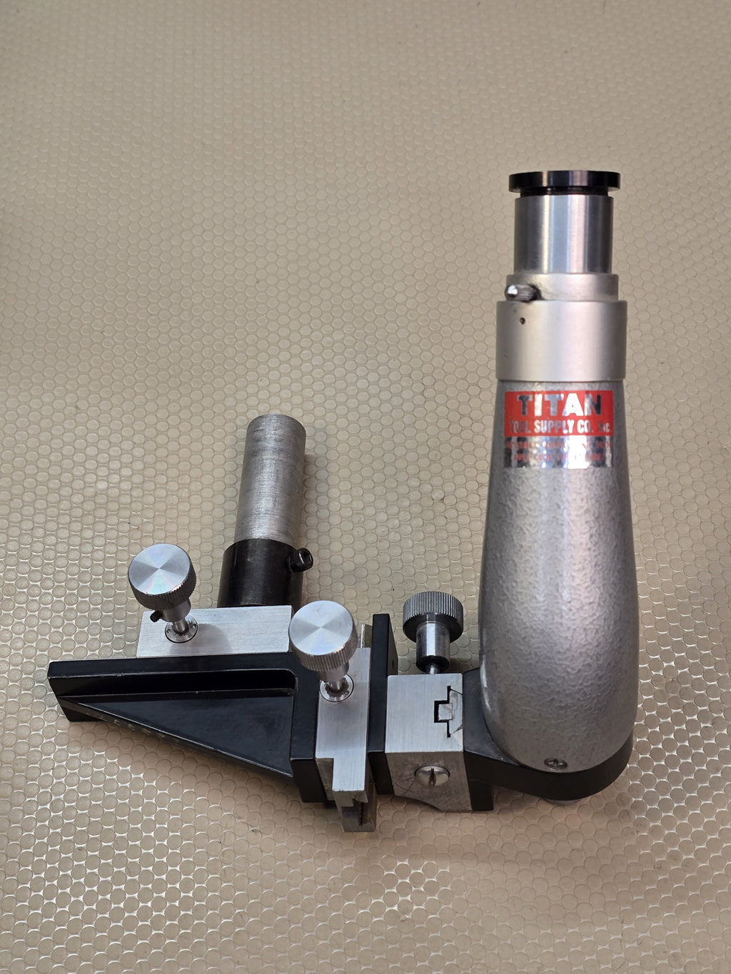 TITAN Tool Supply Co. Monocular Inspection Microscope w/ Adjustable Stand Angled