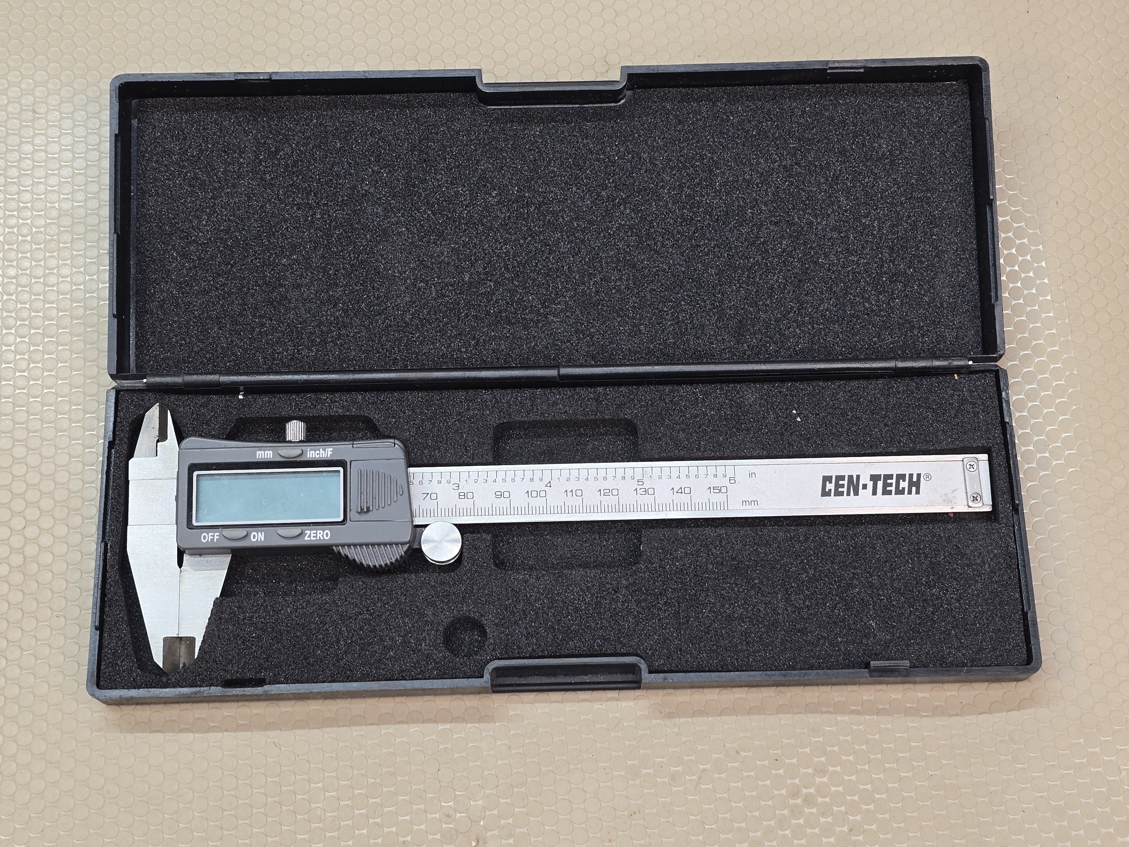 CEN-TECH Digital Caliper 0-150mm 0-6in Measuring Tool