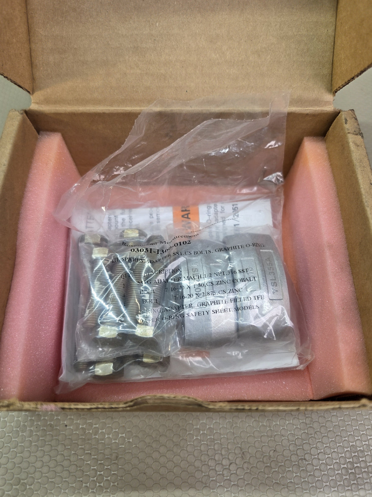 Rosemount 03031-1300-0102 SST Flange Adapter Kit CS Bolts Graphite PTFE O-Rings