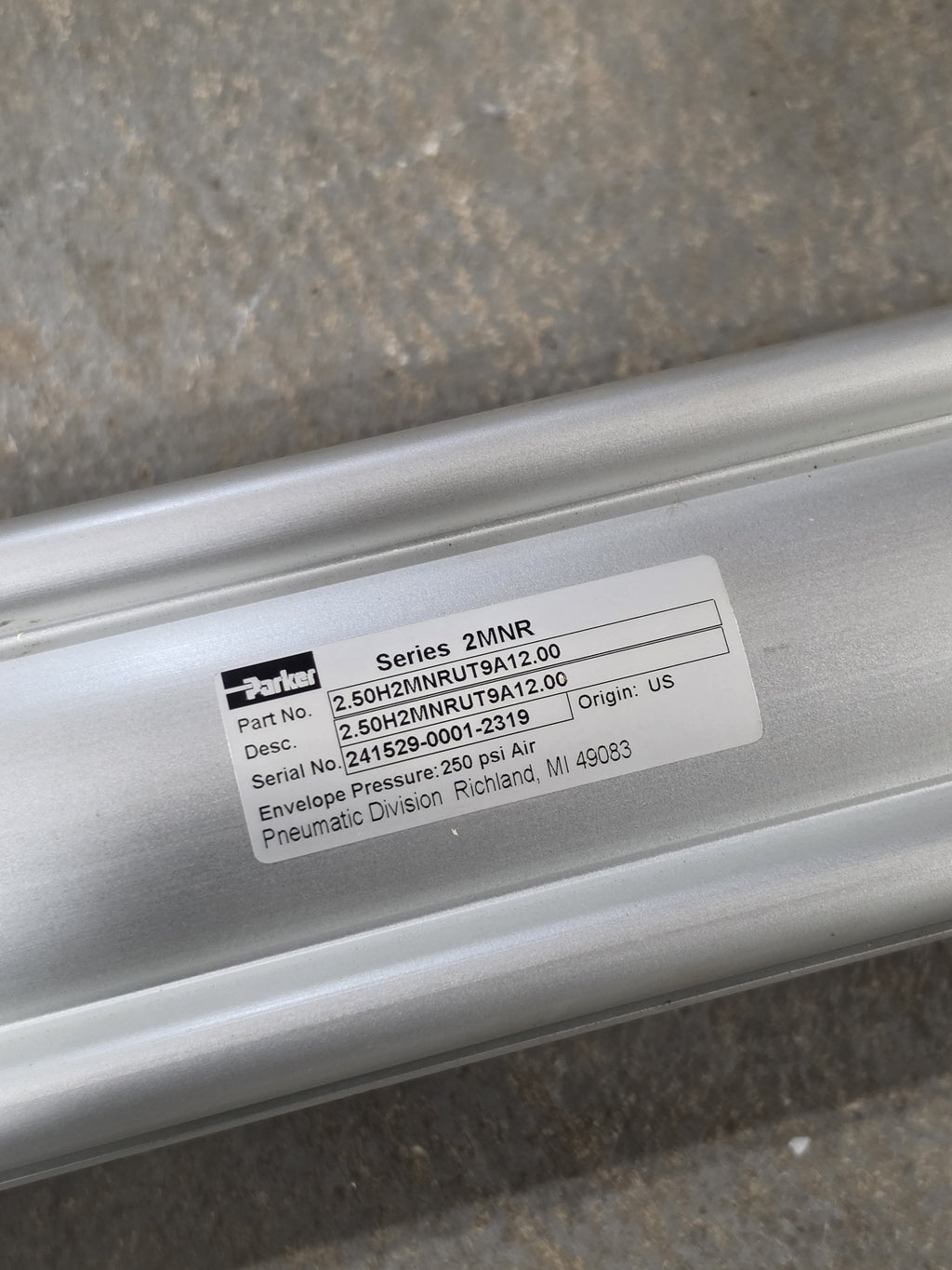 Parker 2.50H2MNRUT9A12.00 Pneumatic Air Cylinder 2.5 Bore 12 Stroke 250 PSI New