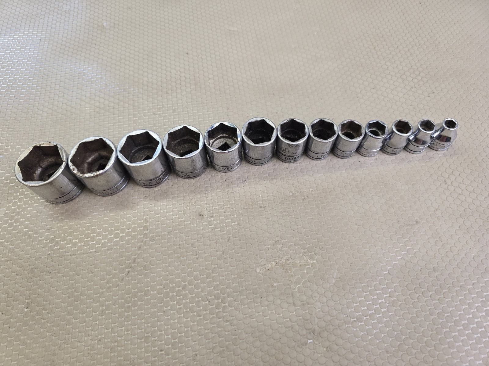Snap-on 13-Pc 3/8" Drive 6-Point Shallow SAE Socket Set 1/4"-1" FS Series Flank