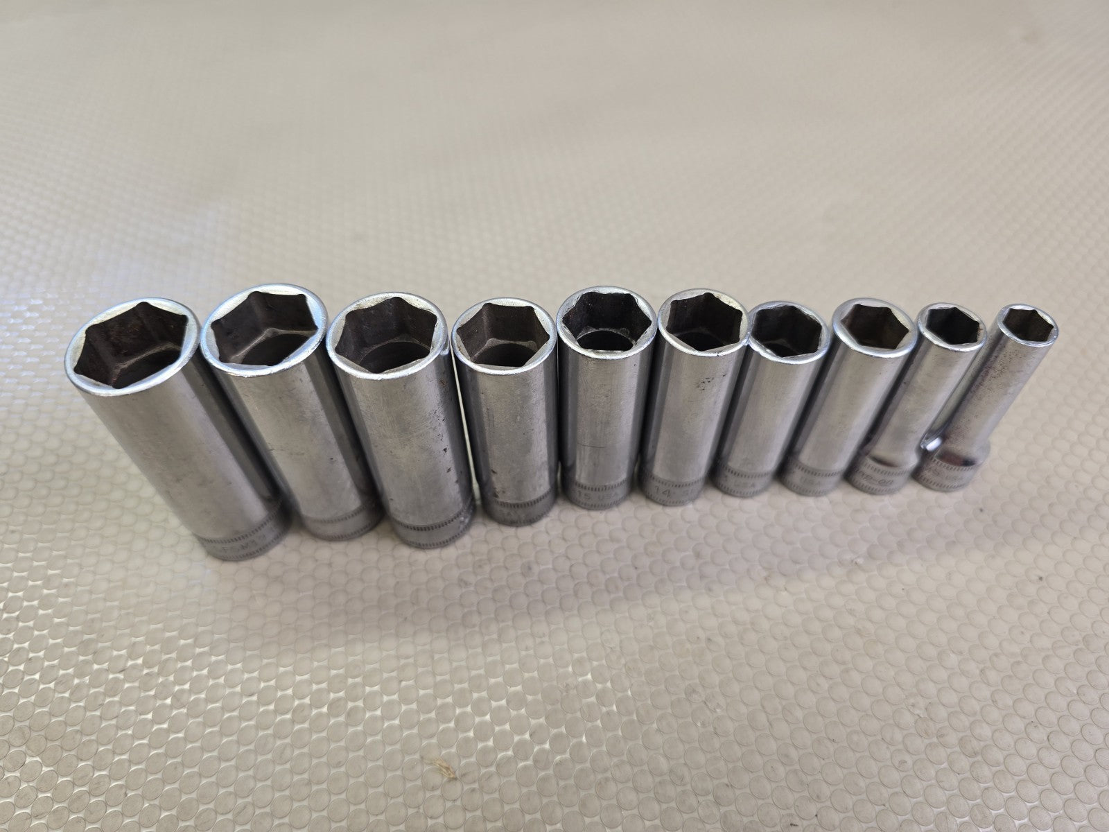 Snap-on 11pc 3/8" Drive Metric 6-Point Deep Socket Set SFSM SFS 8mm-19mm