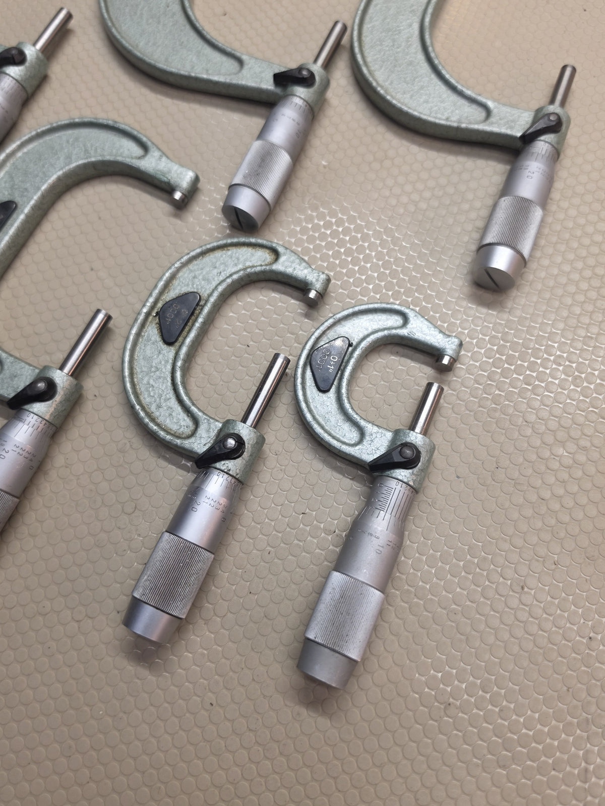 VIS Outside Micrometer Set 6 Inch to 0 Friction Thimble Lock