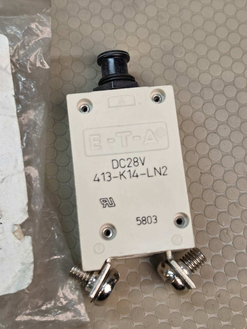 E-T-A 413-K14-LN2 DC28V Circuit Breaker 2000 1400 60A Resetable