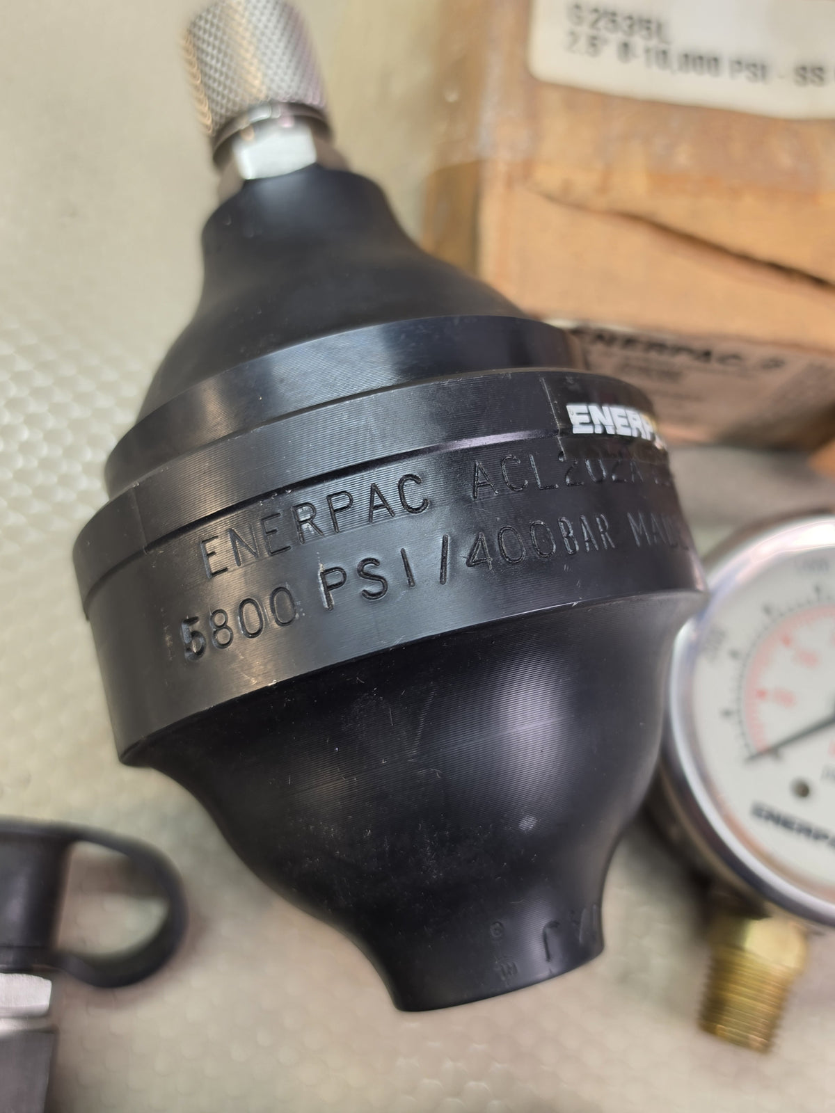Enerpac ACBS202A Accumulator Coupler Package ACL202A G2535L Gauge 5800 PSI - NEW