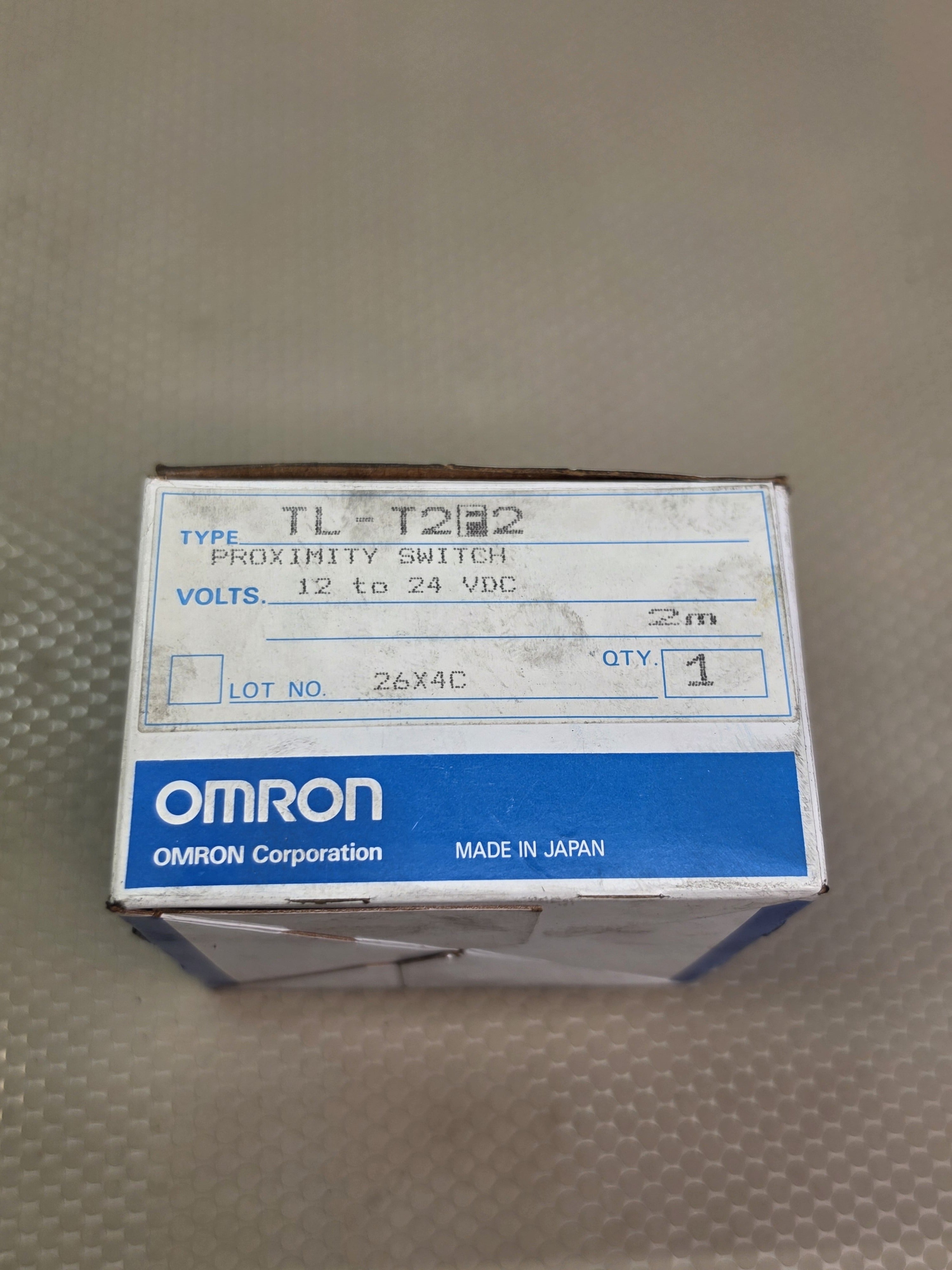 OMRON TL-T2F2 Proximity Switch 12-24 VDC 2m Cable NEW