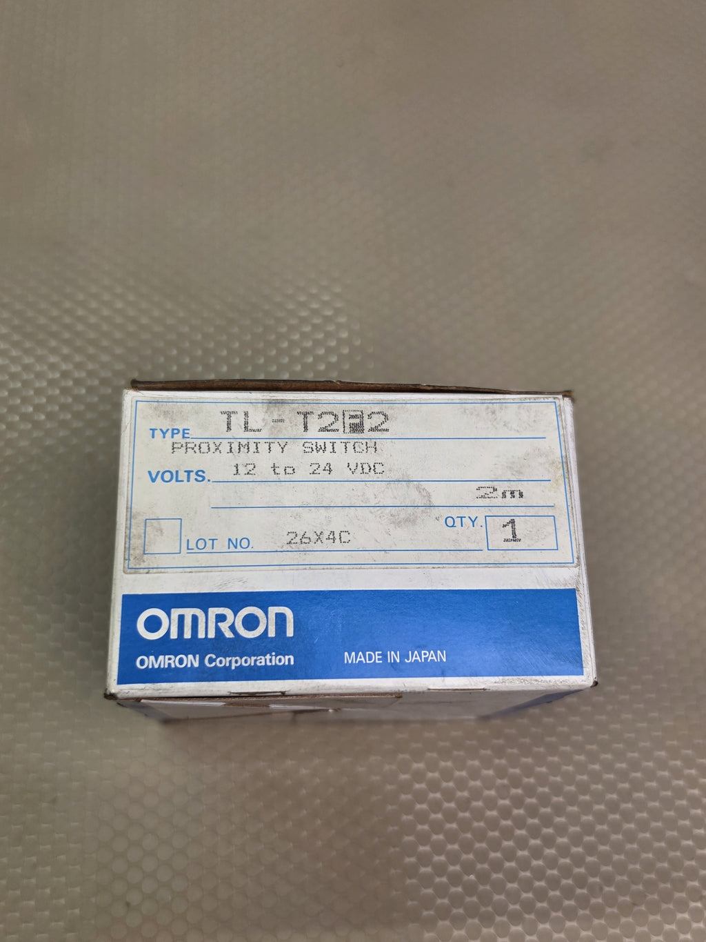 OMRON TL-T2F2 Proximity Switch 12-24 VDC 2m Cable NEW